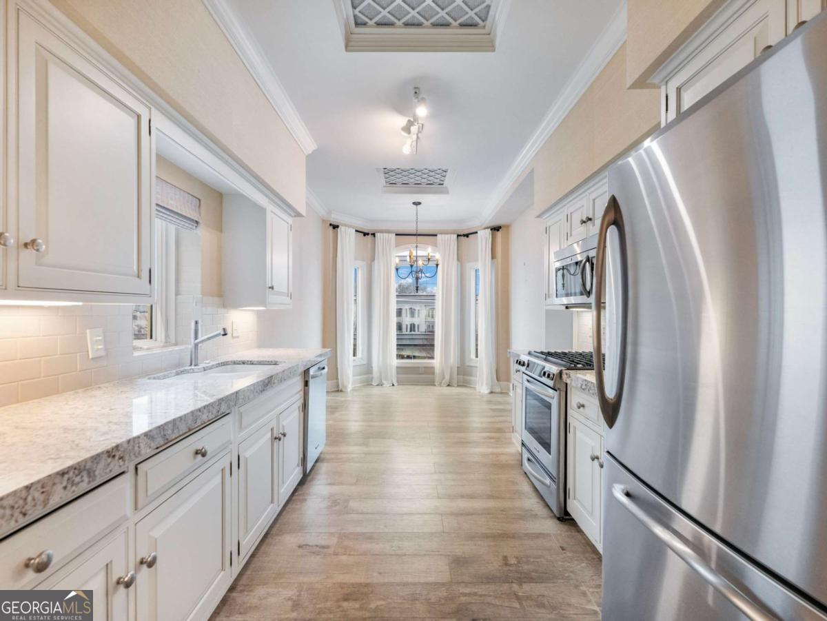 3636 Peachtree Road NE # 405