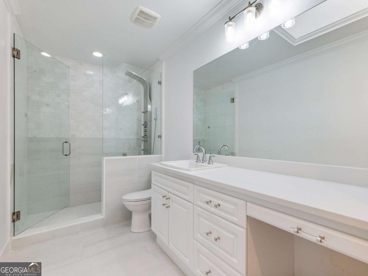 3636 Peachtree Road NE # 405