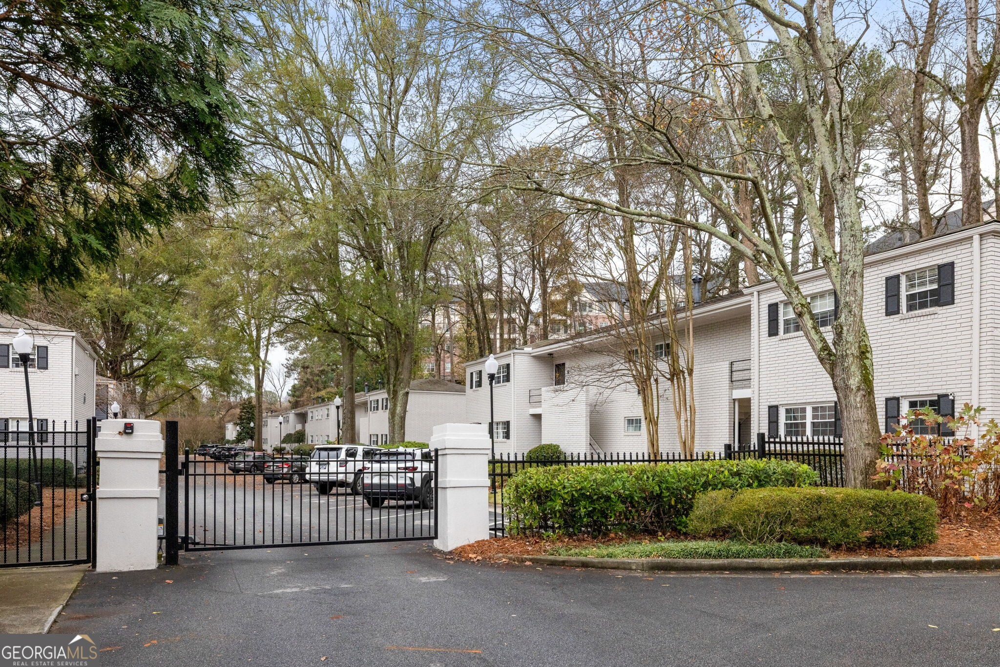 311 Peachtree Hills Avenue NE # 4D