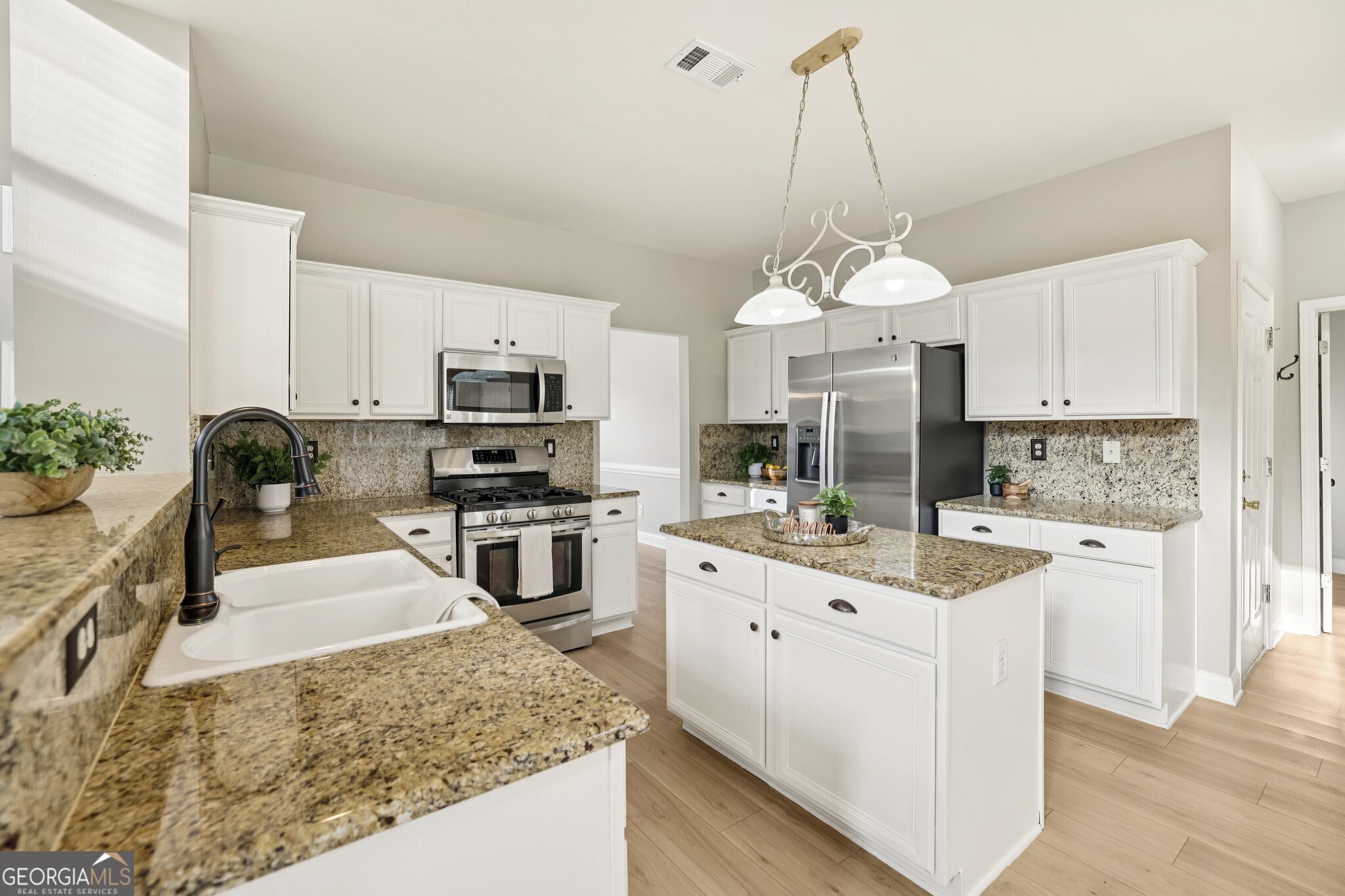 1090 Great Oaks Drive