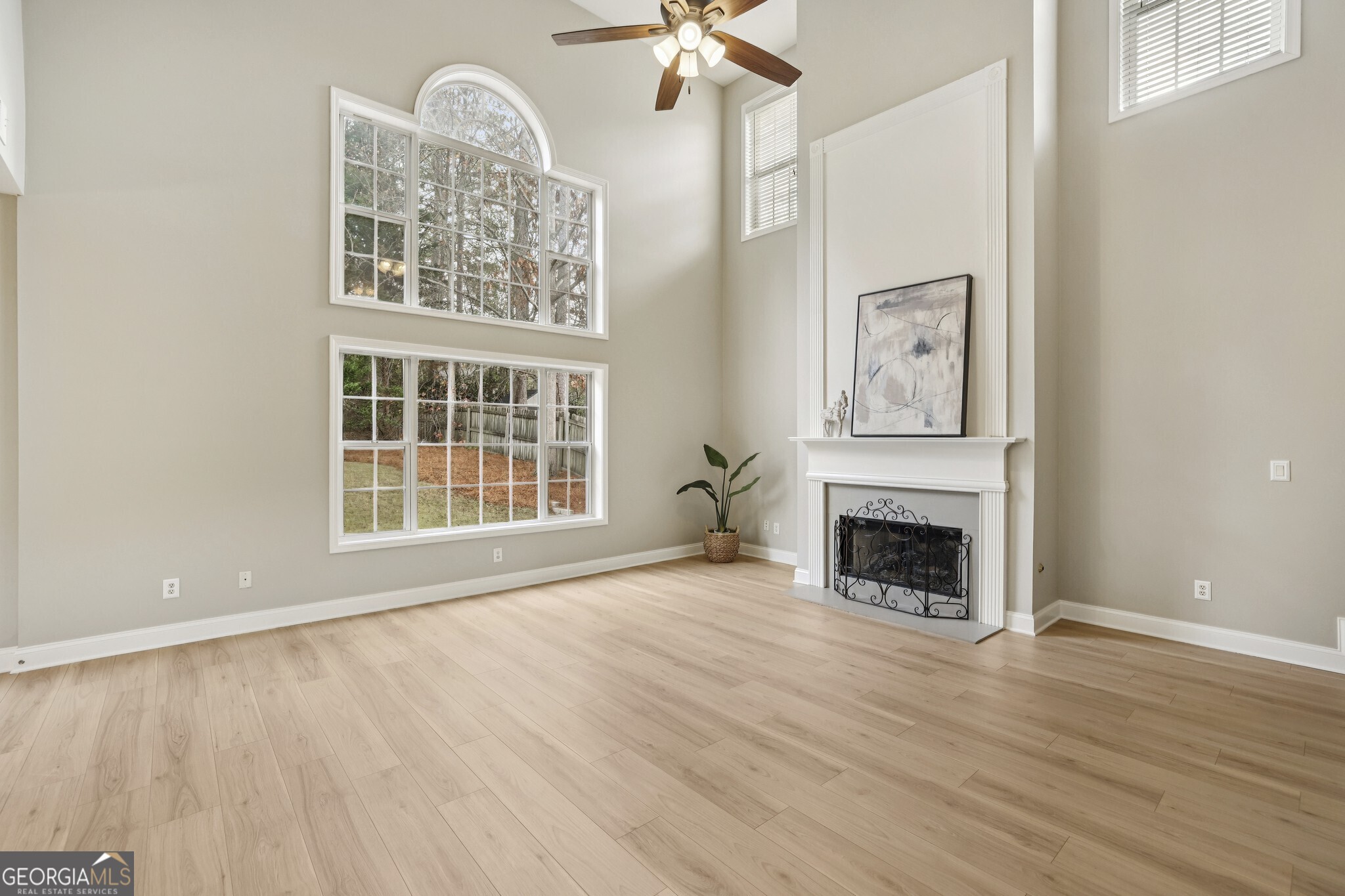 1090 Great Oaks Drive