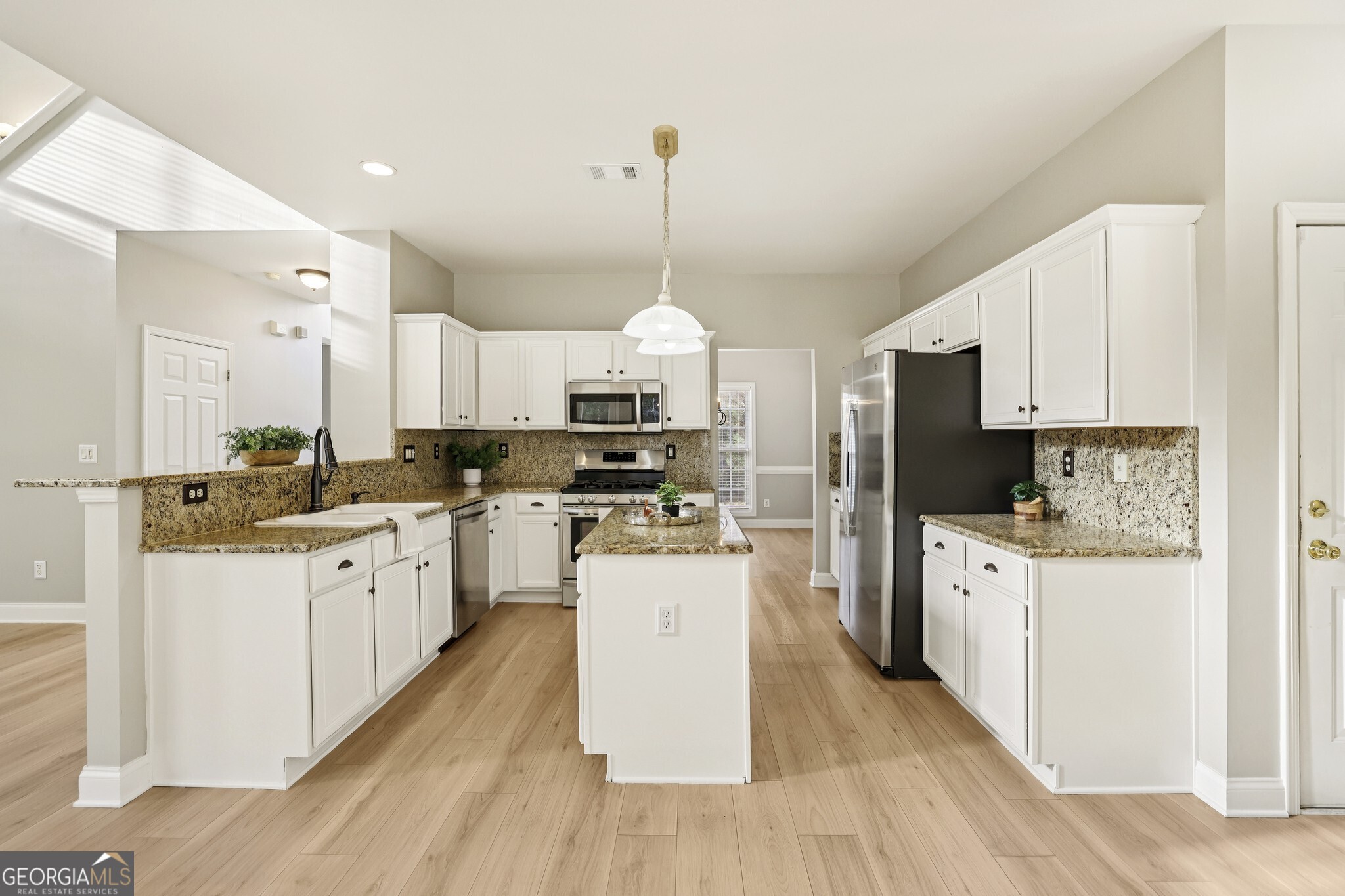 1090 Great Oaks Drive