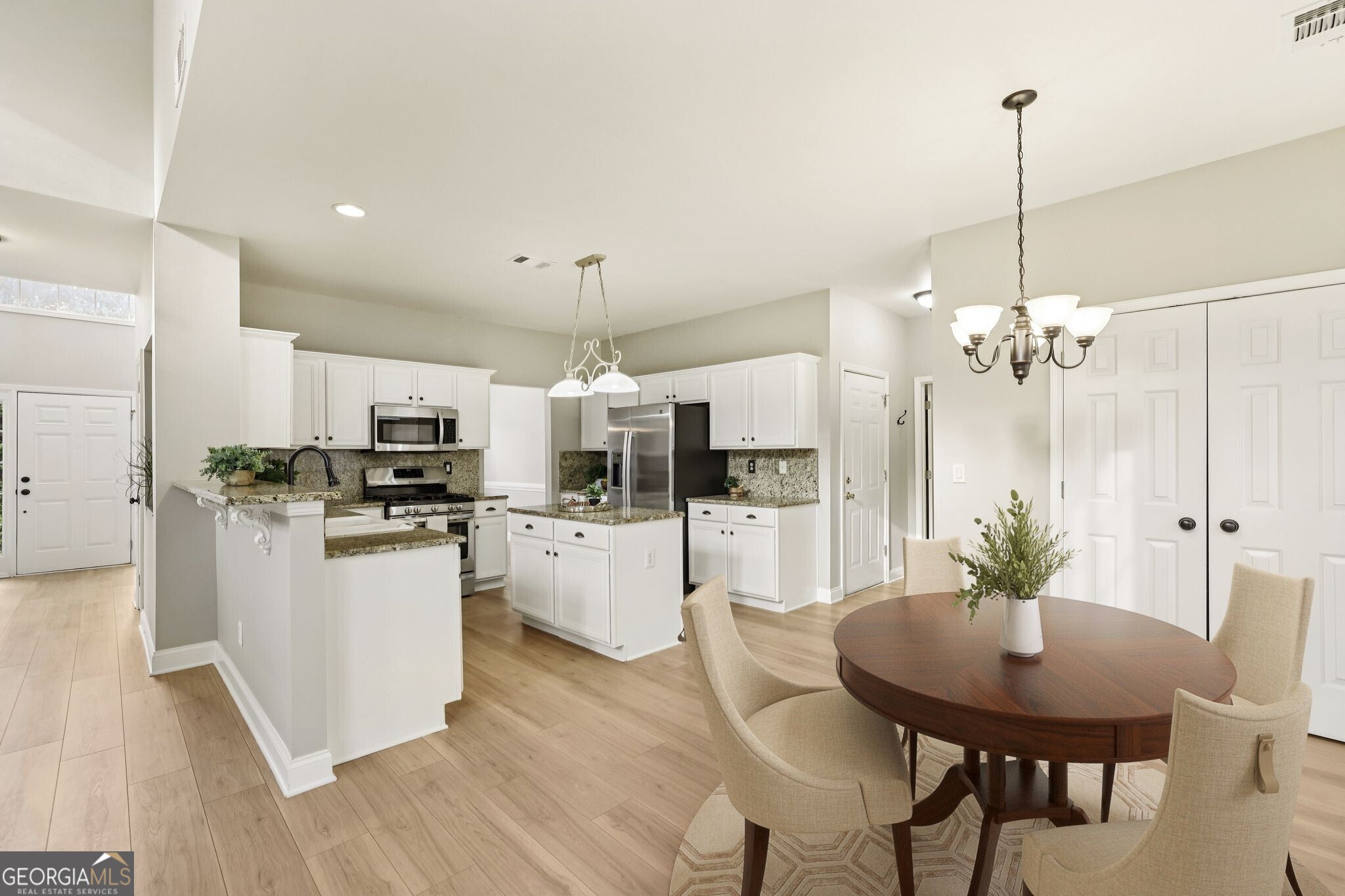 1090 Great Oaks Drive