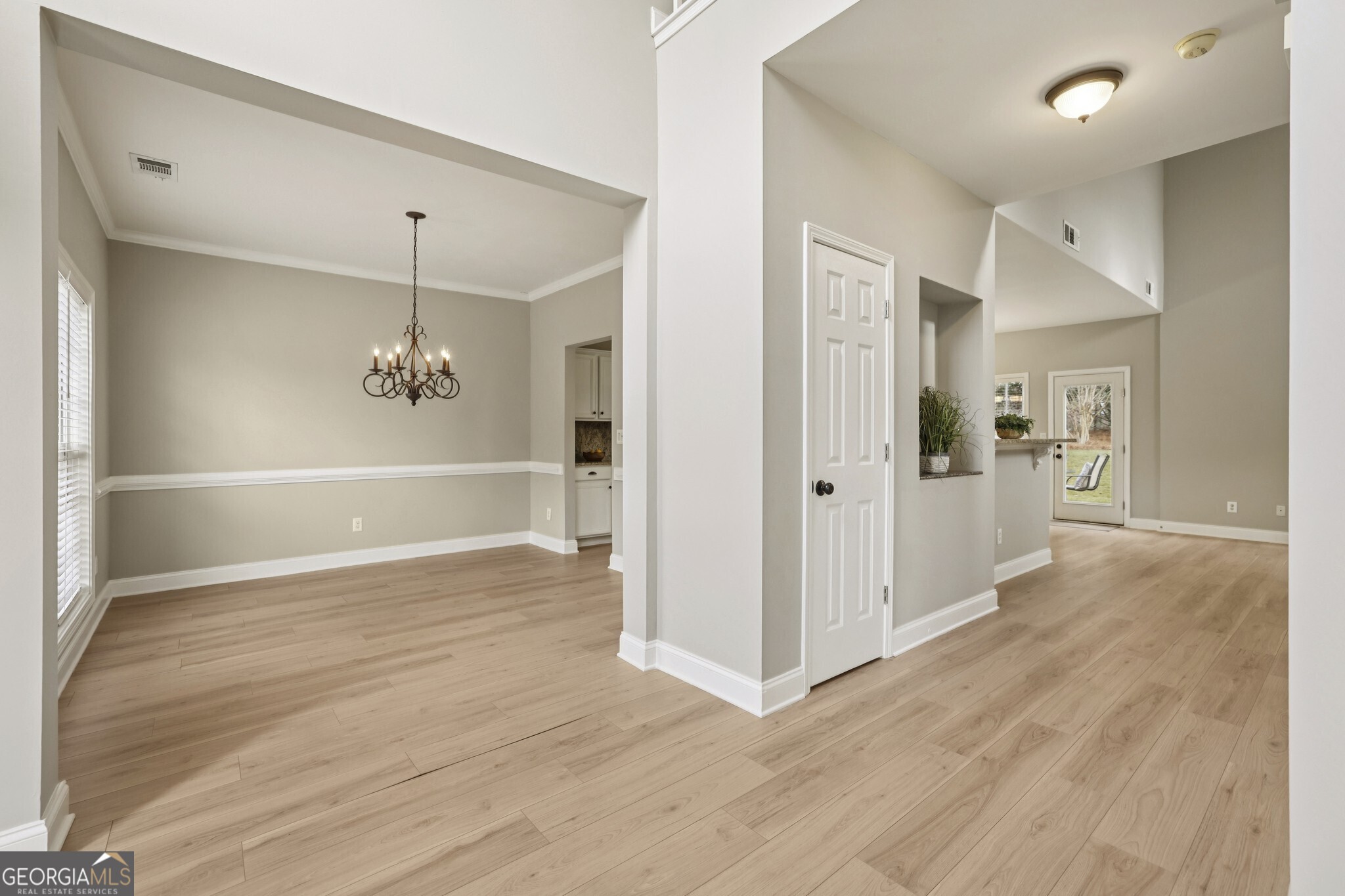 1090 Great Oaks Drive