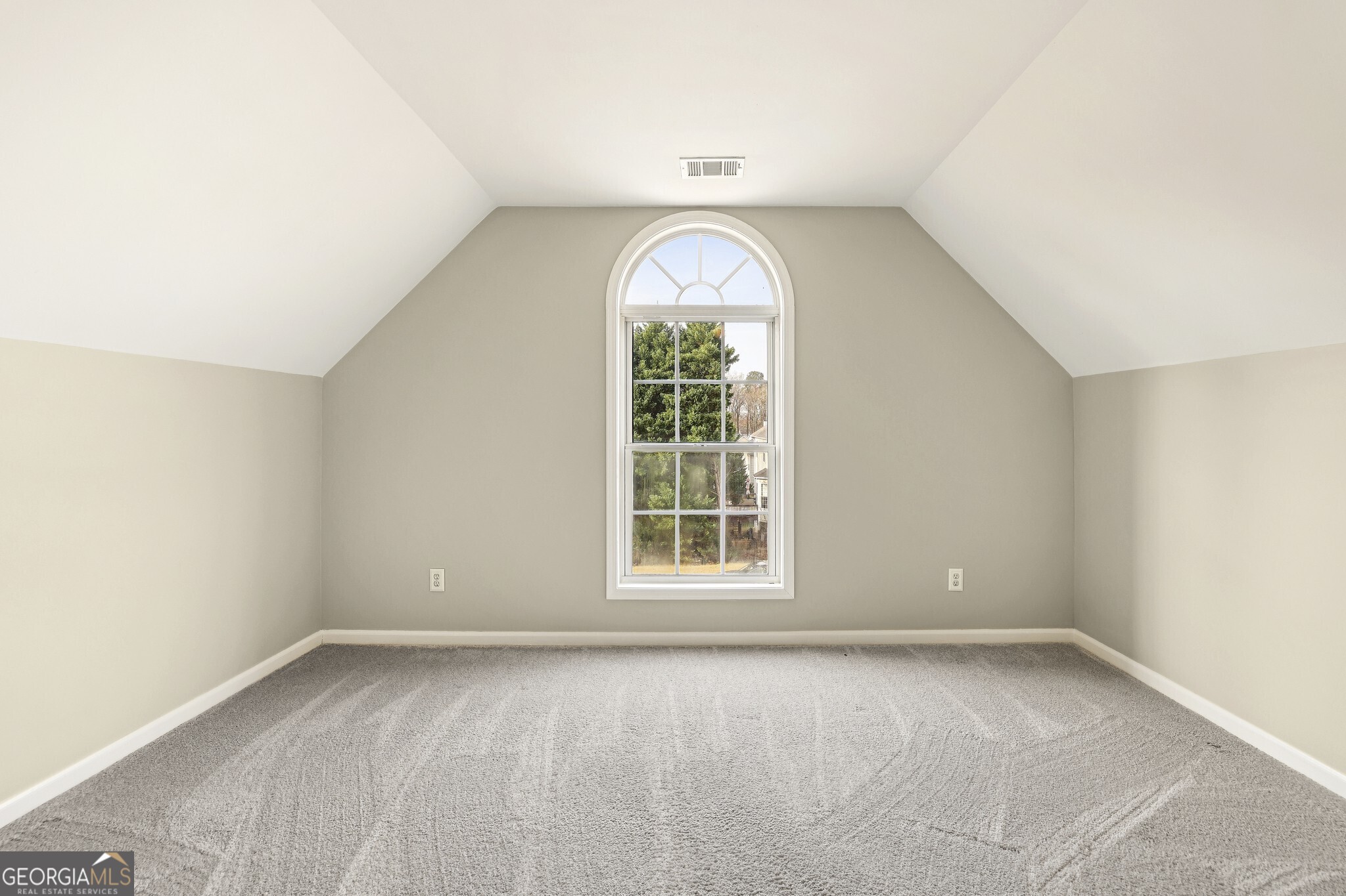 1090 Great Oaks Drive