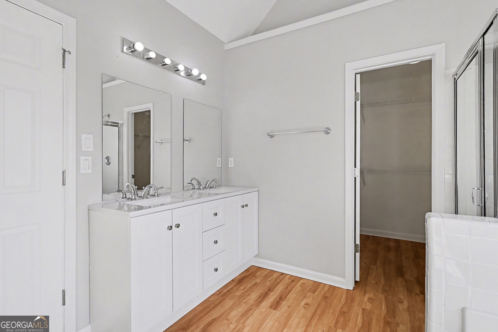 4001 Kingsbrook Boulevard