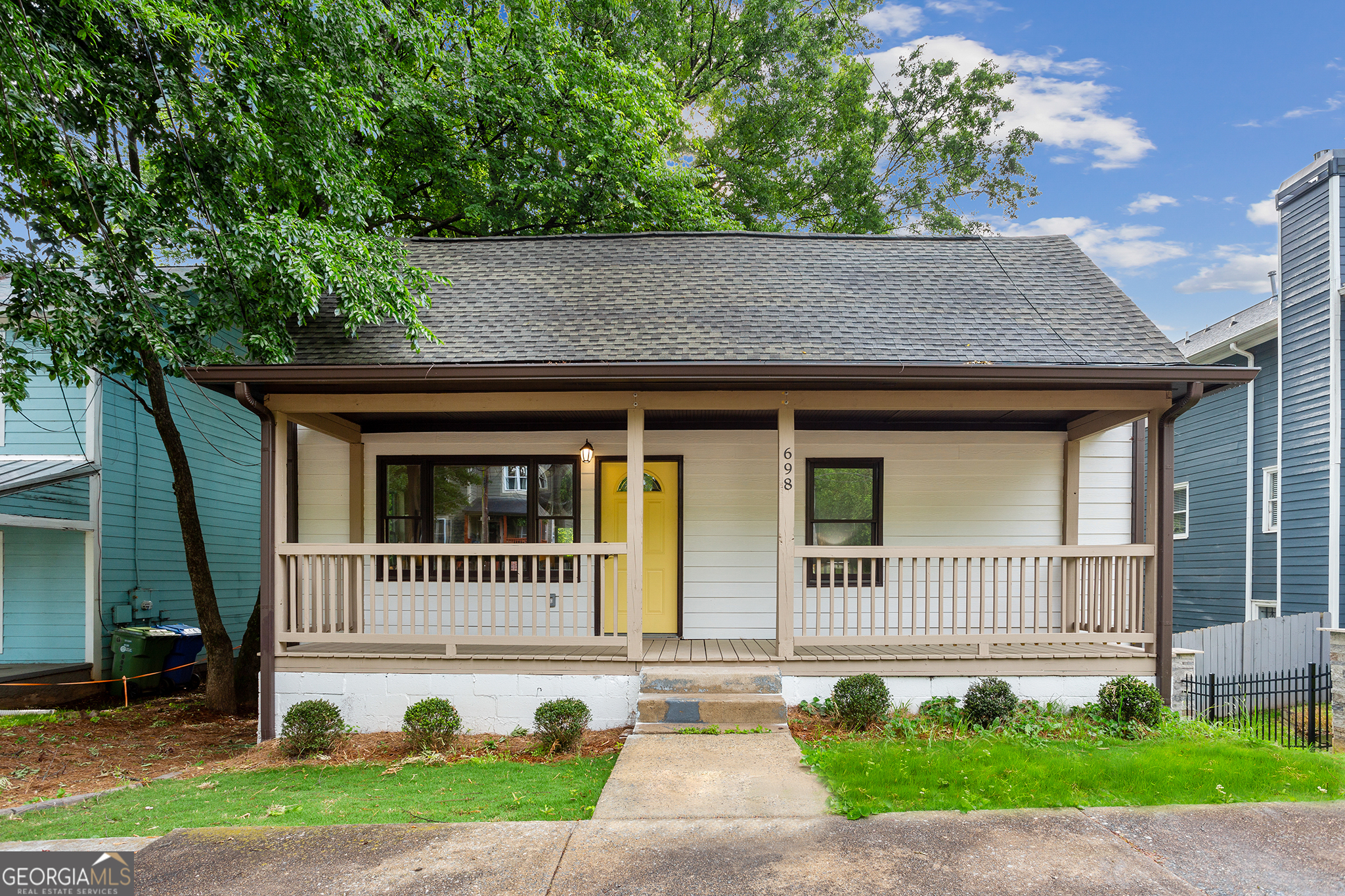 698 Garibaldi Street SW