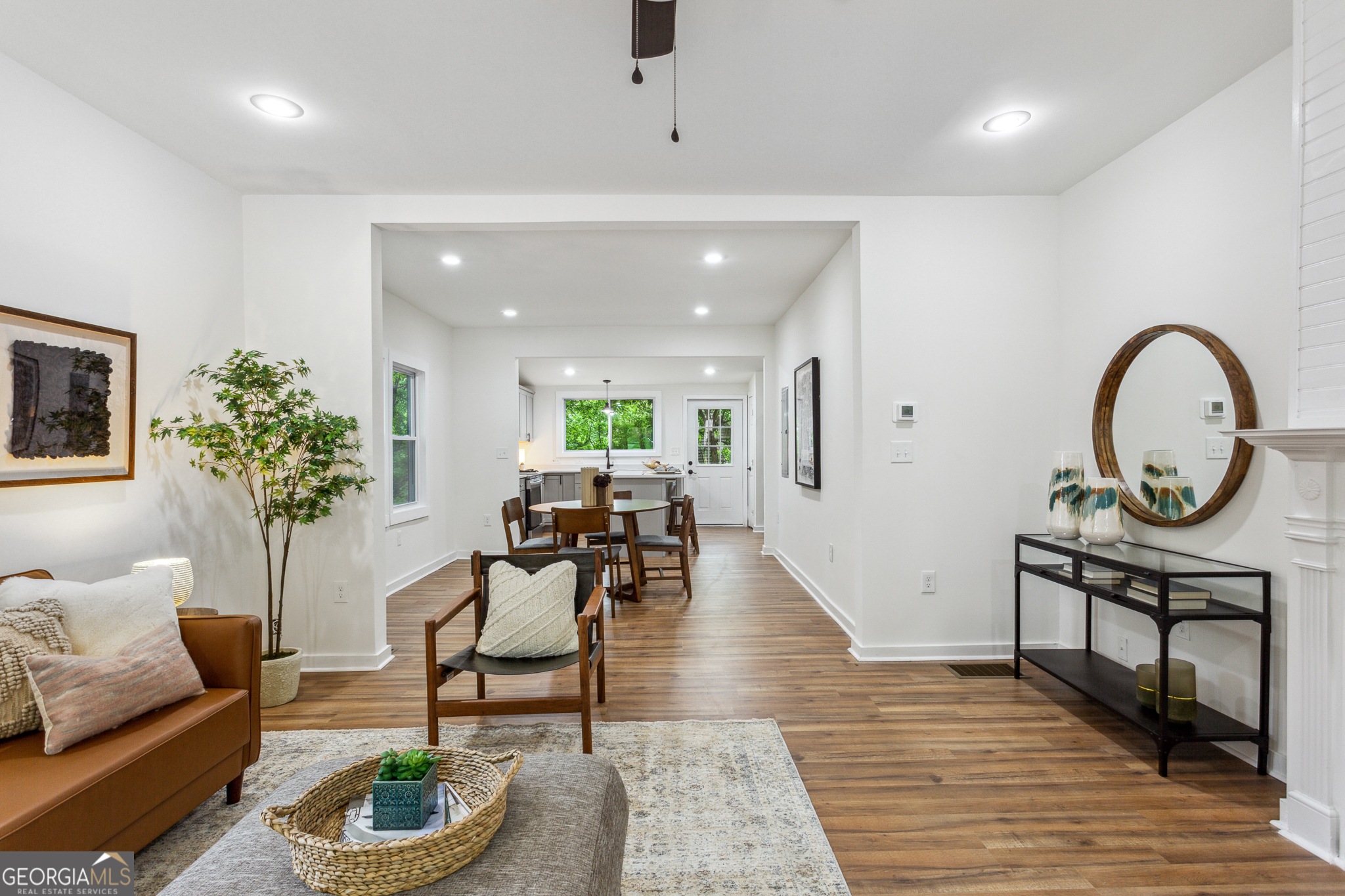 698 Garibaldi Street SW