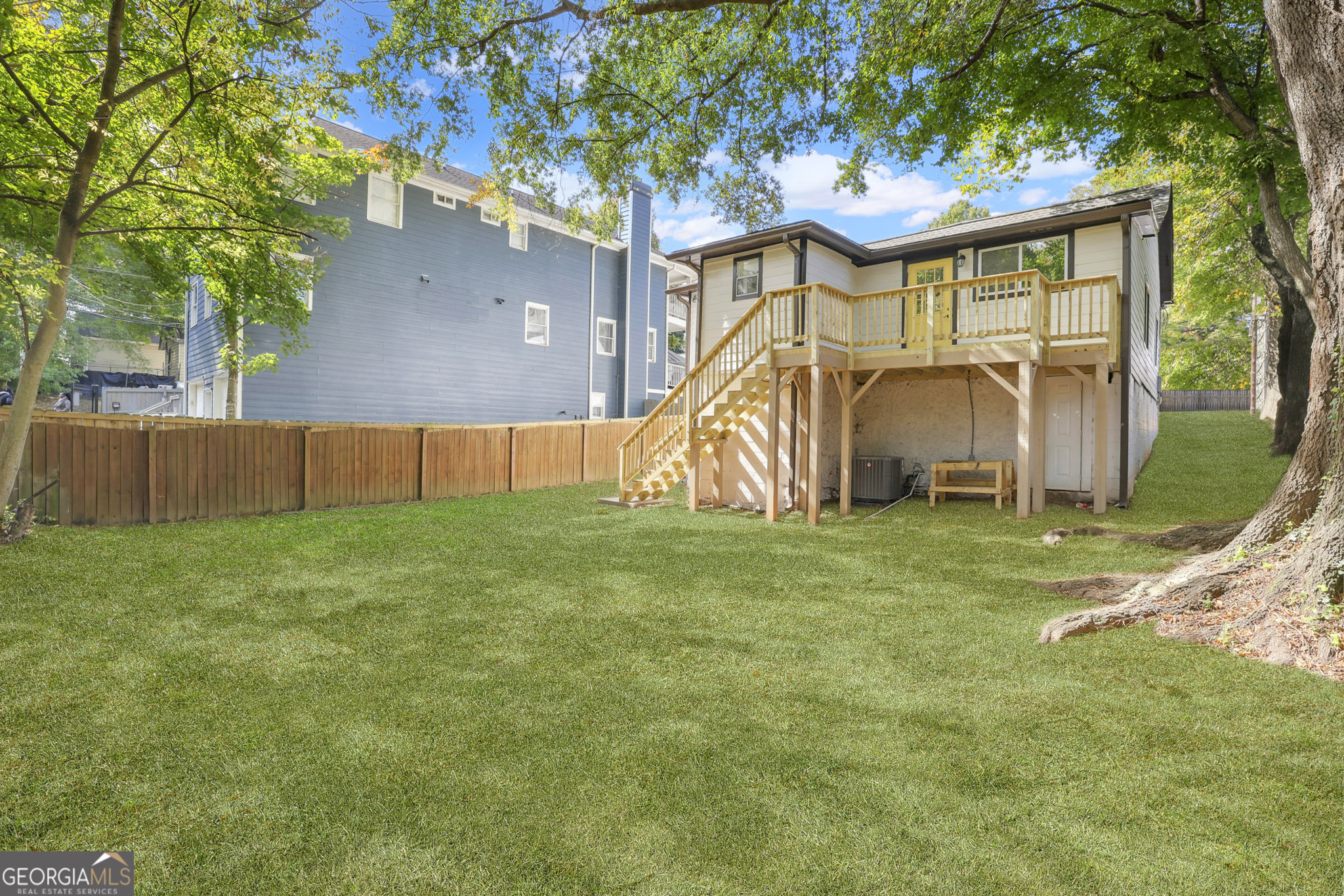 698 Garibaldi Street SW