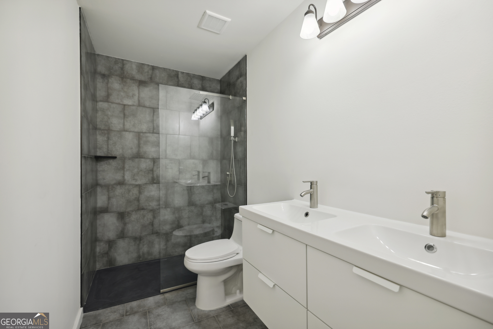 698 Garibaldi Street SW