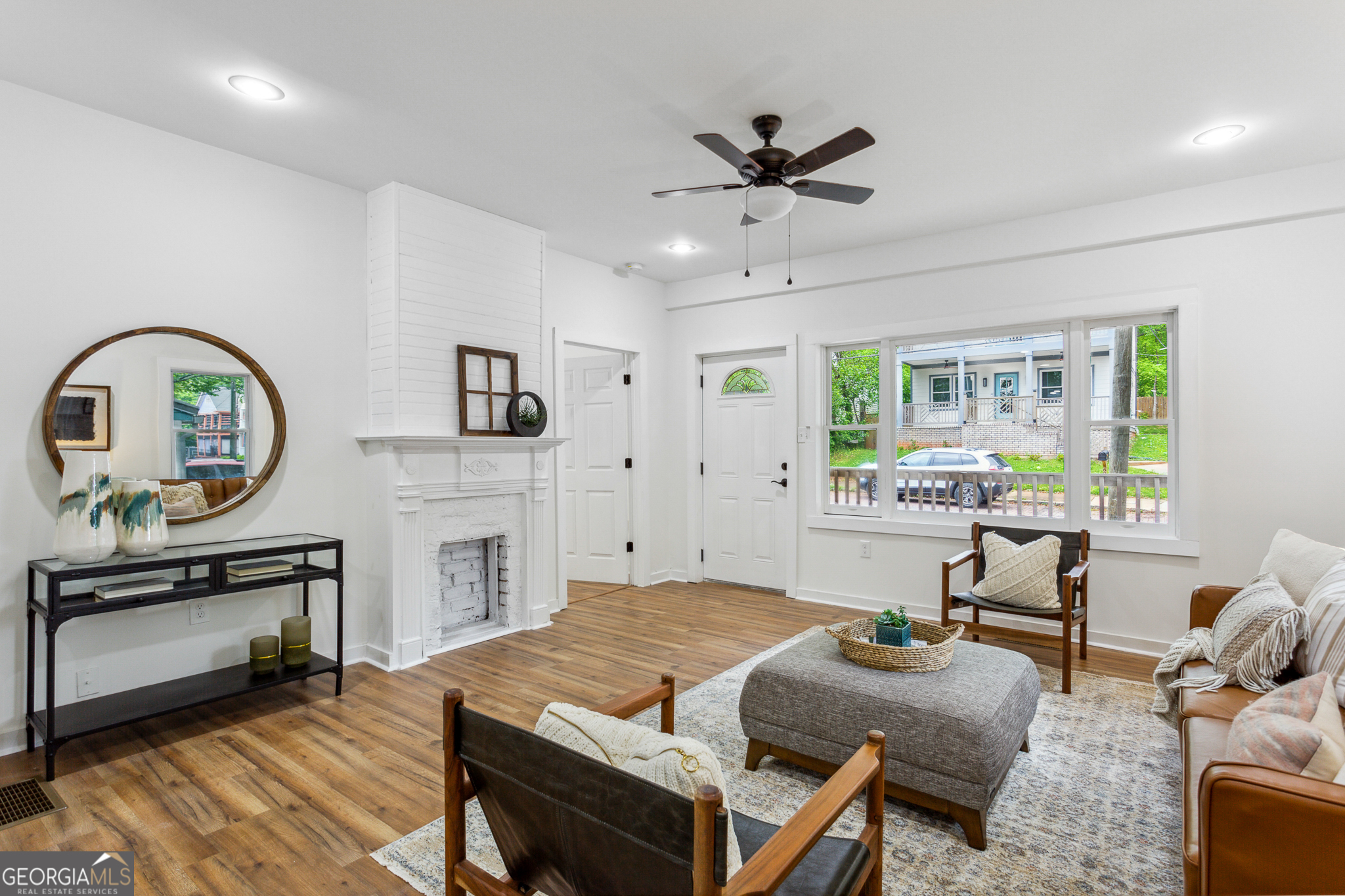 698 Garibaldi Street SW