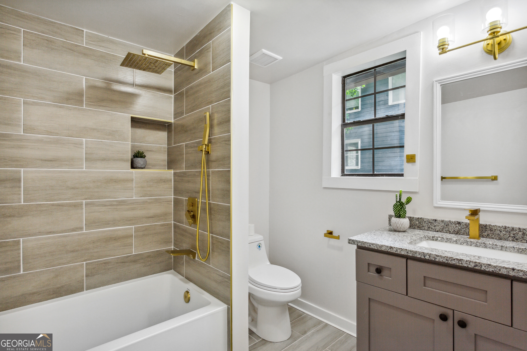 698 Garibaldi Street SW