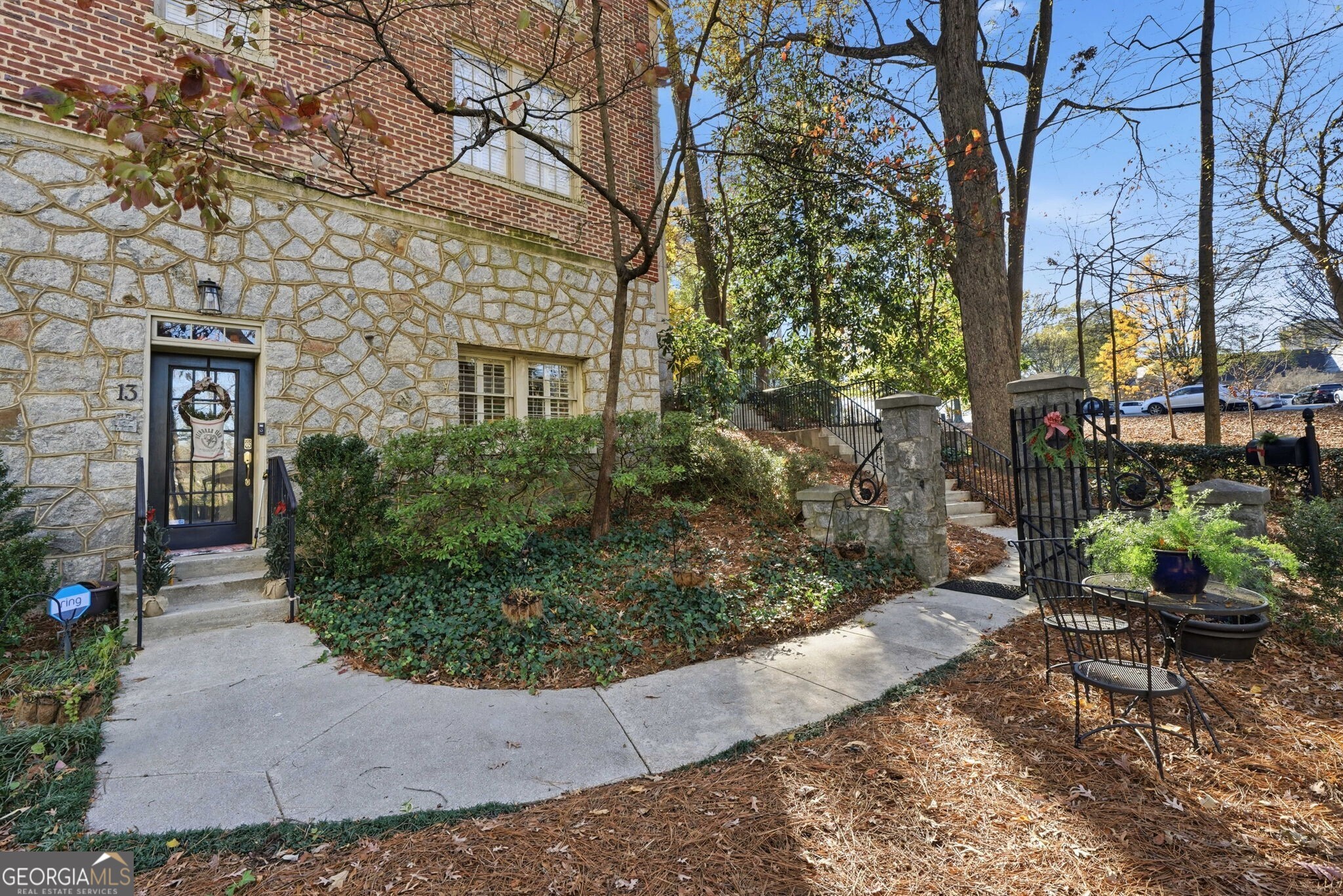 2814 Peachtree Road NW # 4