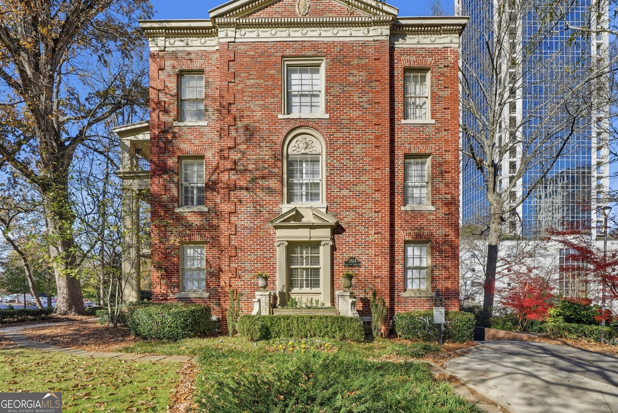 2814 Peachtree Road NW # 4