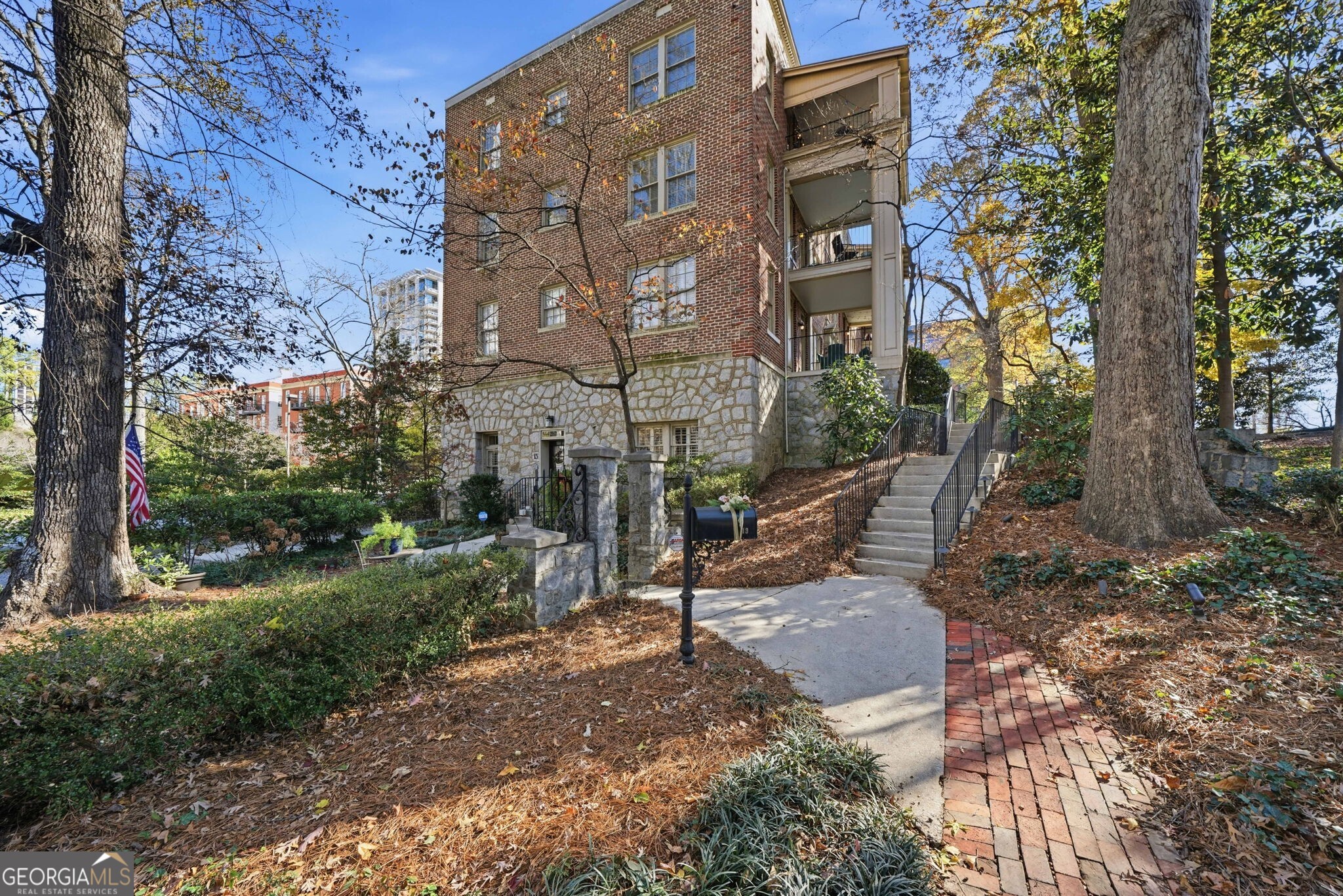 2814 Peachtree Road NW # 4