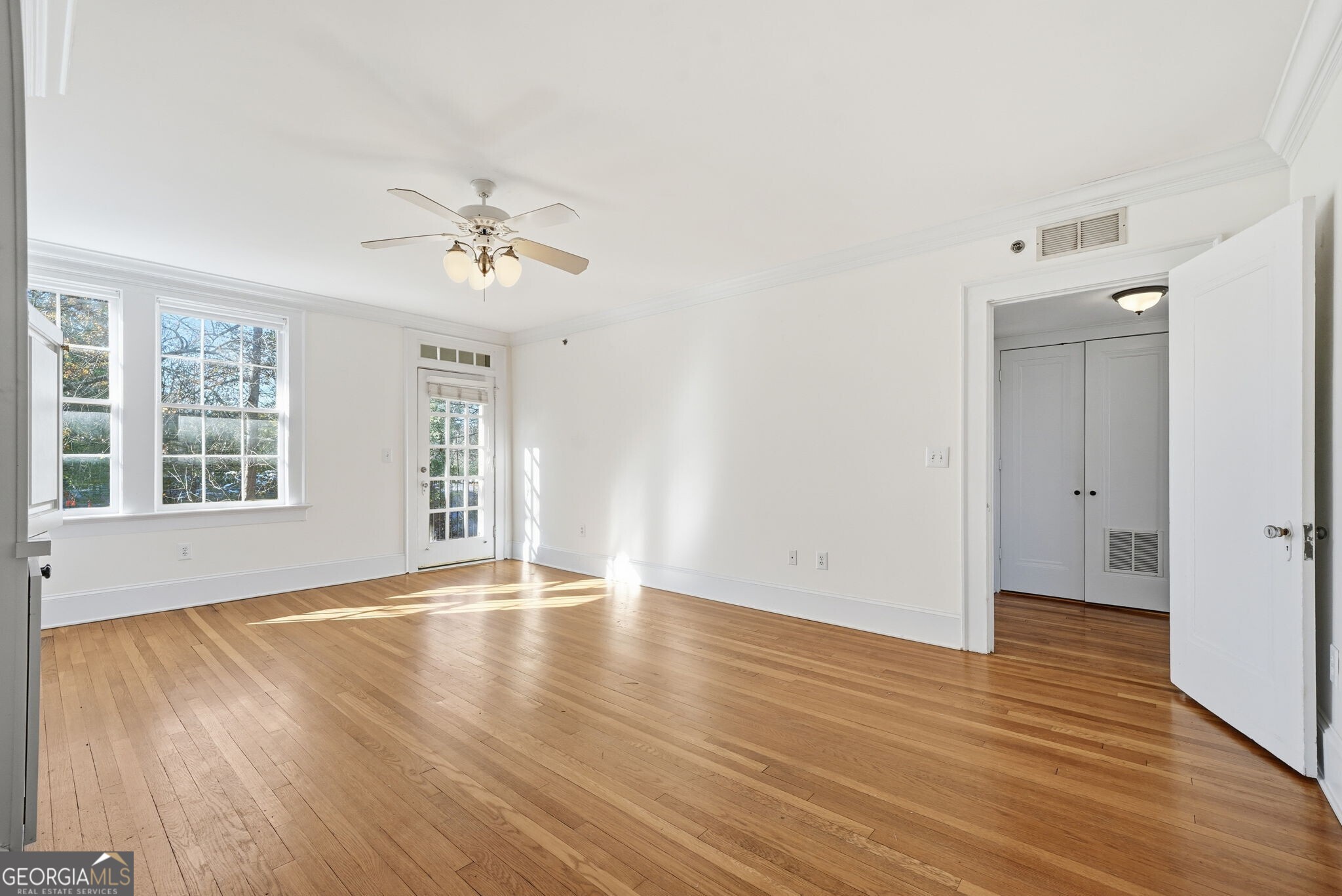 2814 Peachtree Road NW # 4