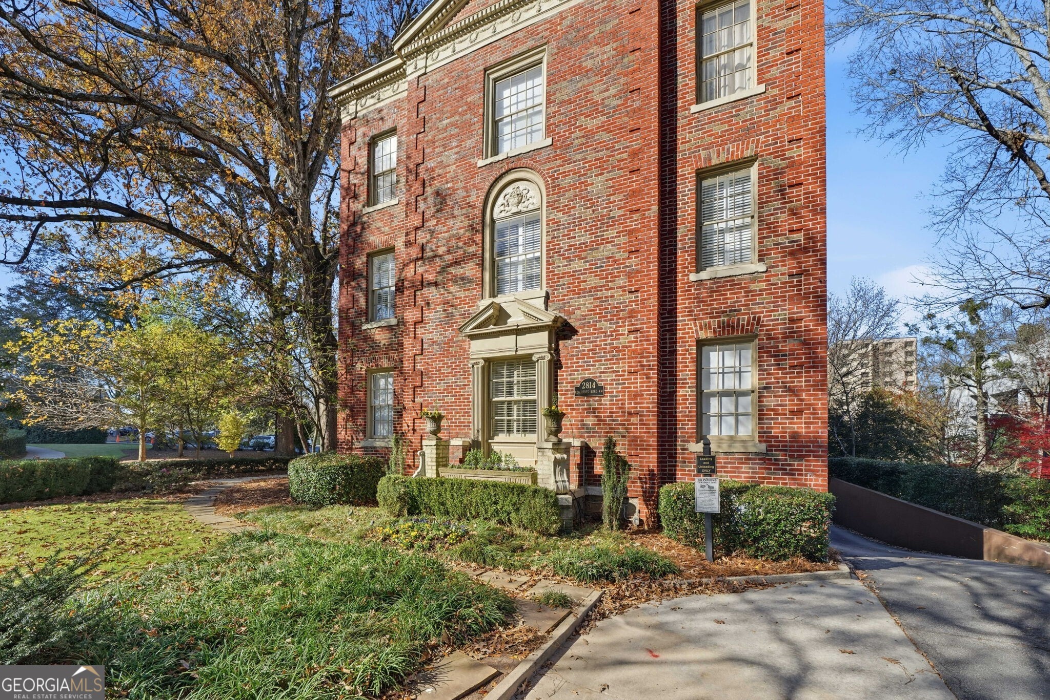 2814 Peachtree Road NW # 4