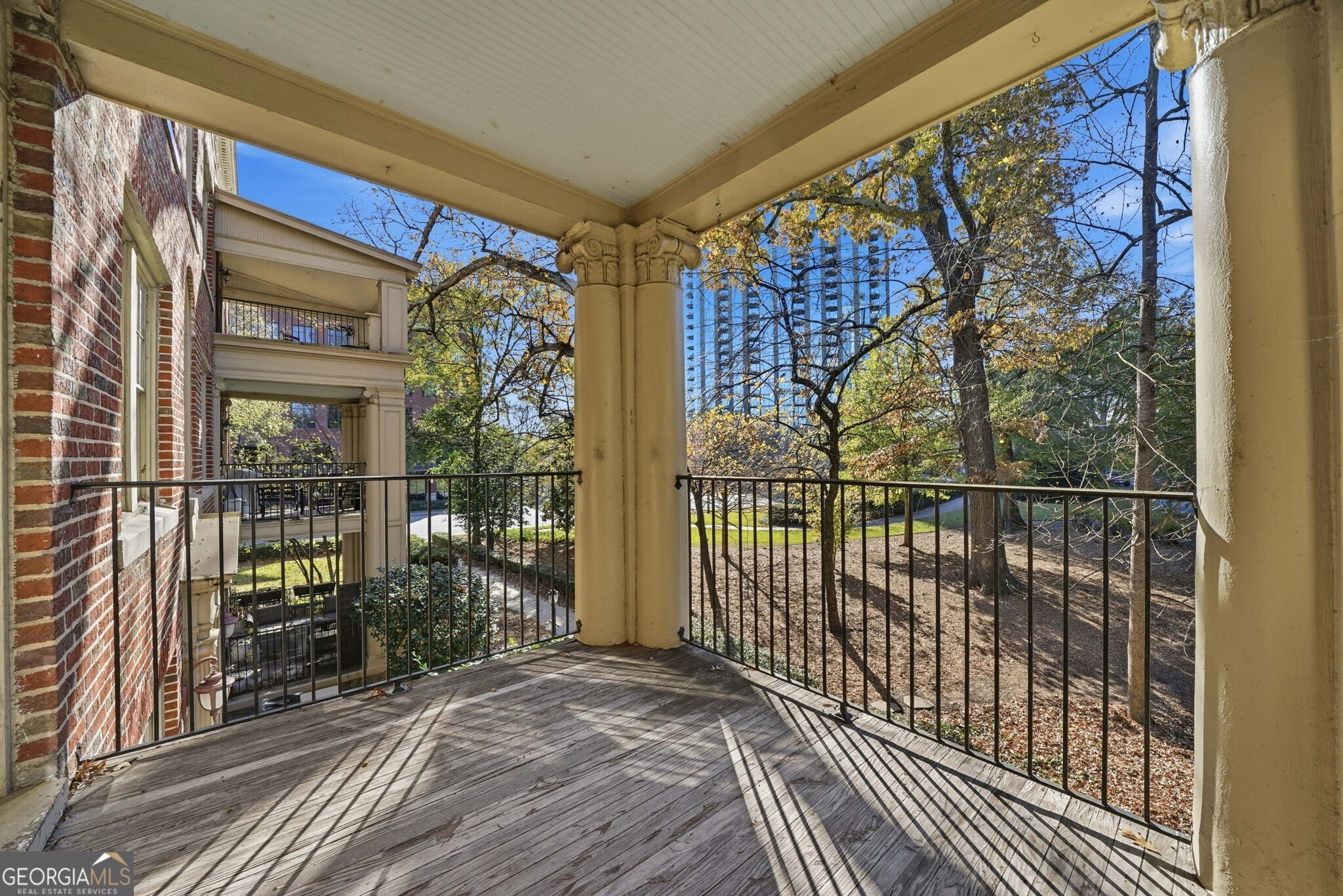 2814 Peachtree Road NW # 4