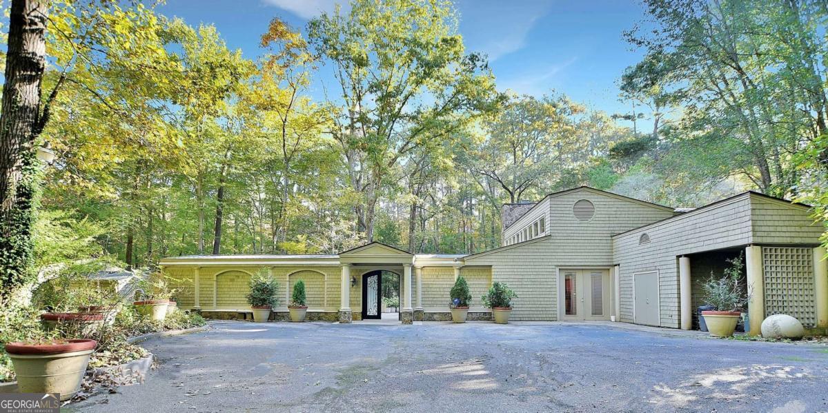 5656 Hamilton Road