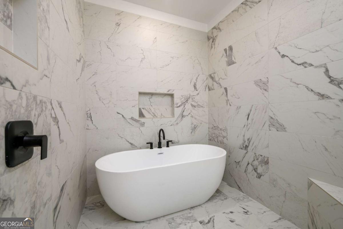 507 Casanova Street SE