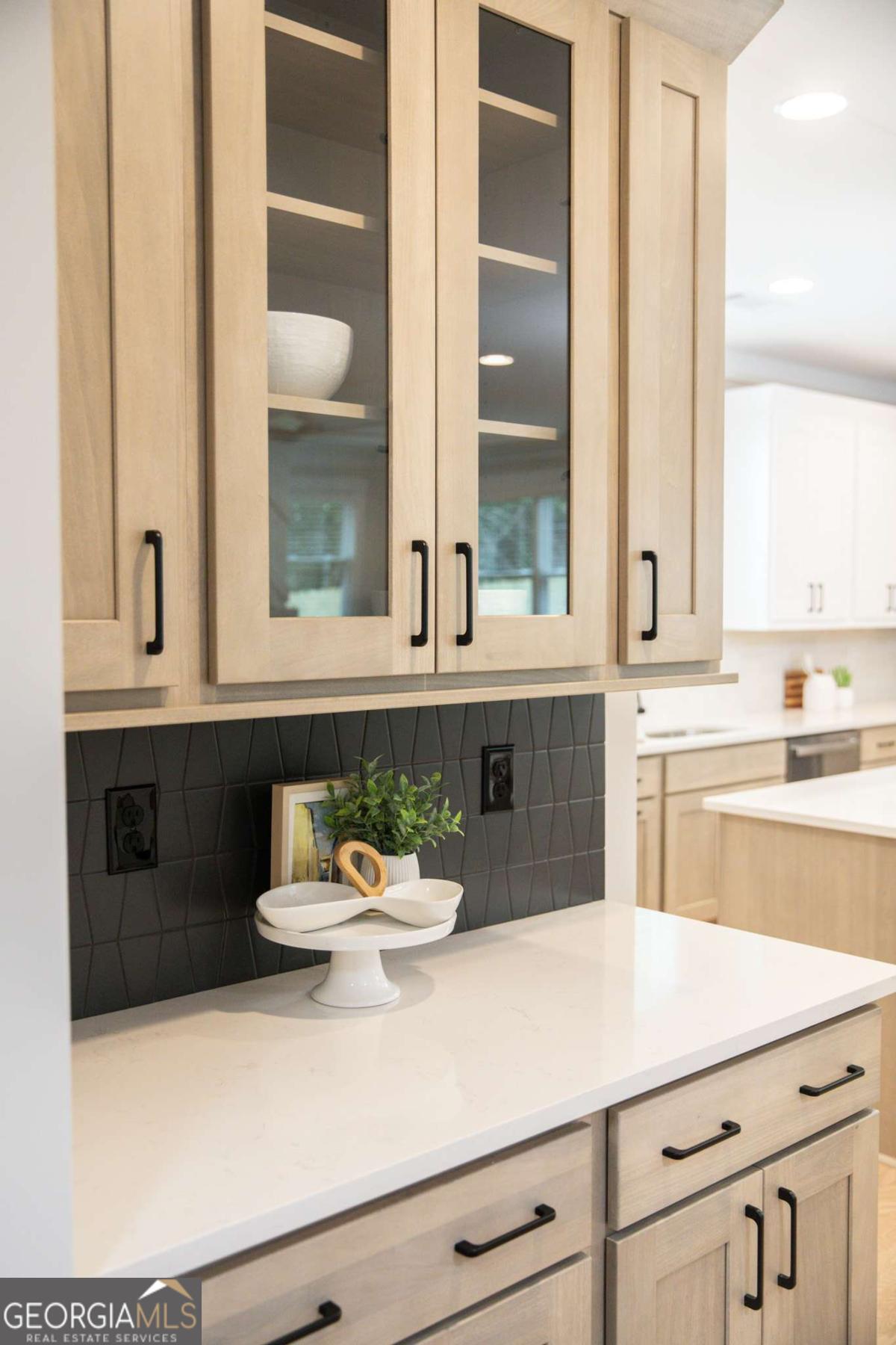 507 Casanova Street SE