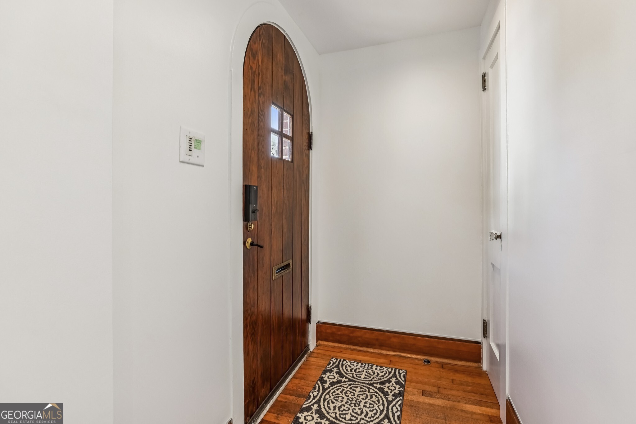 918 Glen Arden Way NE