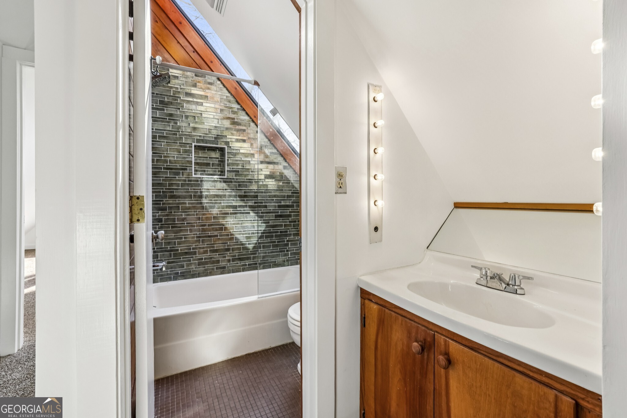 918 Glen Arden Way NE