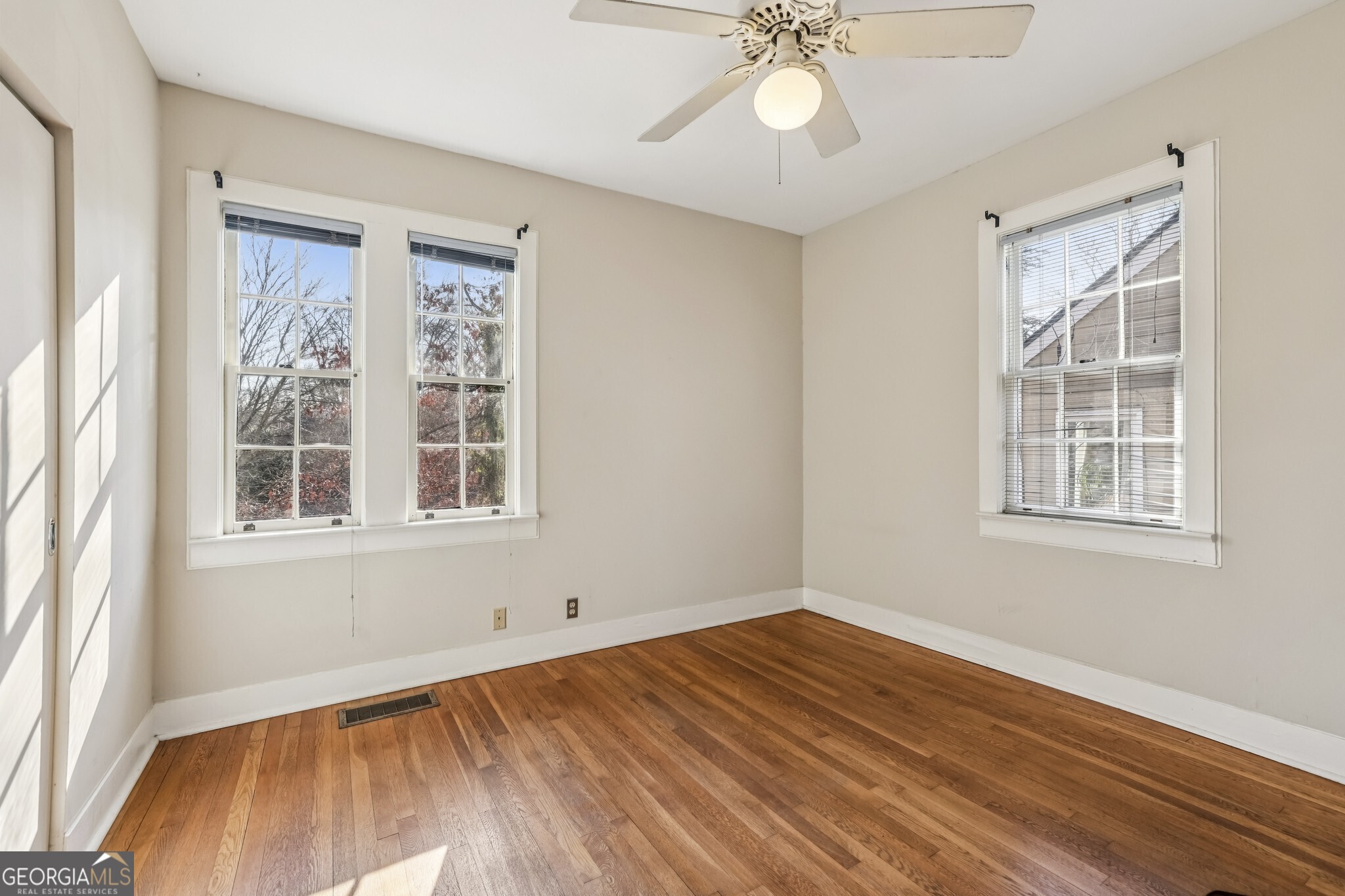 918 Glen Arden Way NE