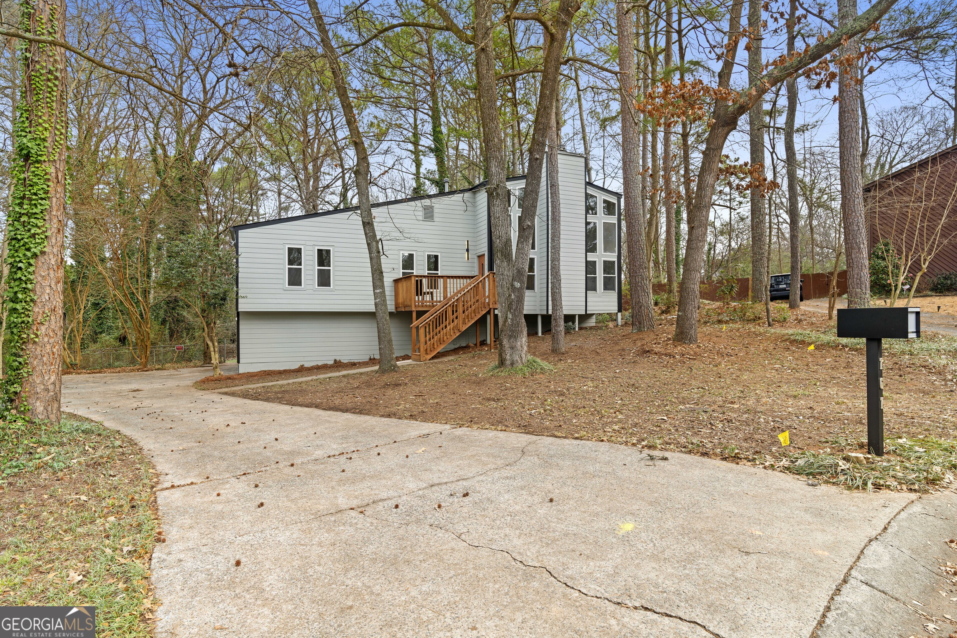 767 Starmist Court NE