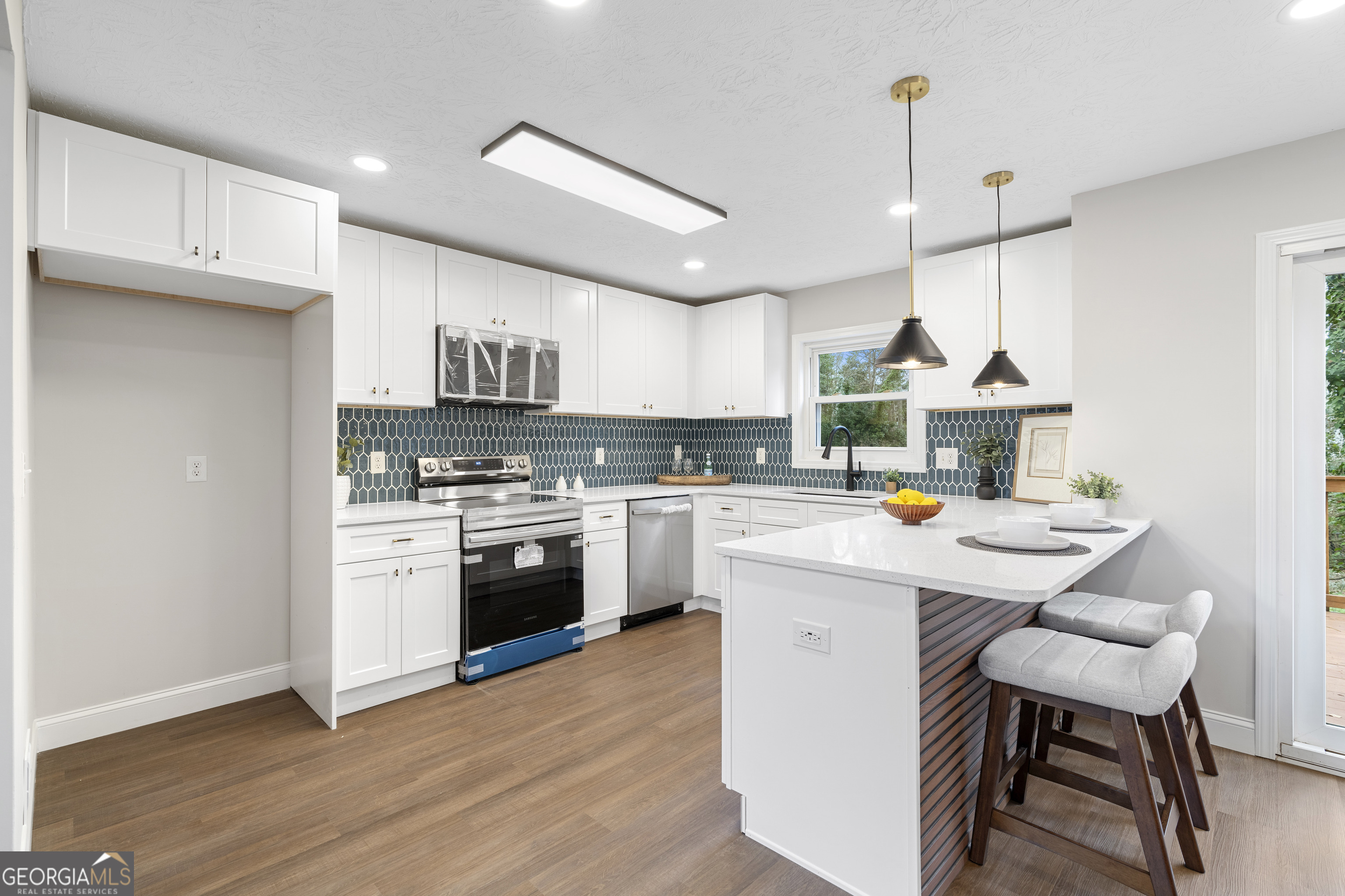 767 Starmist Court NE