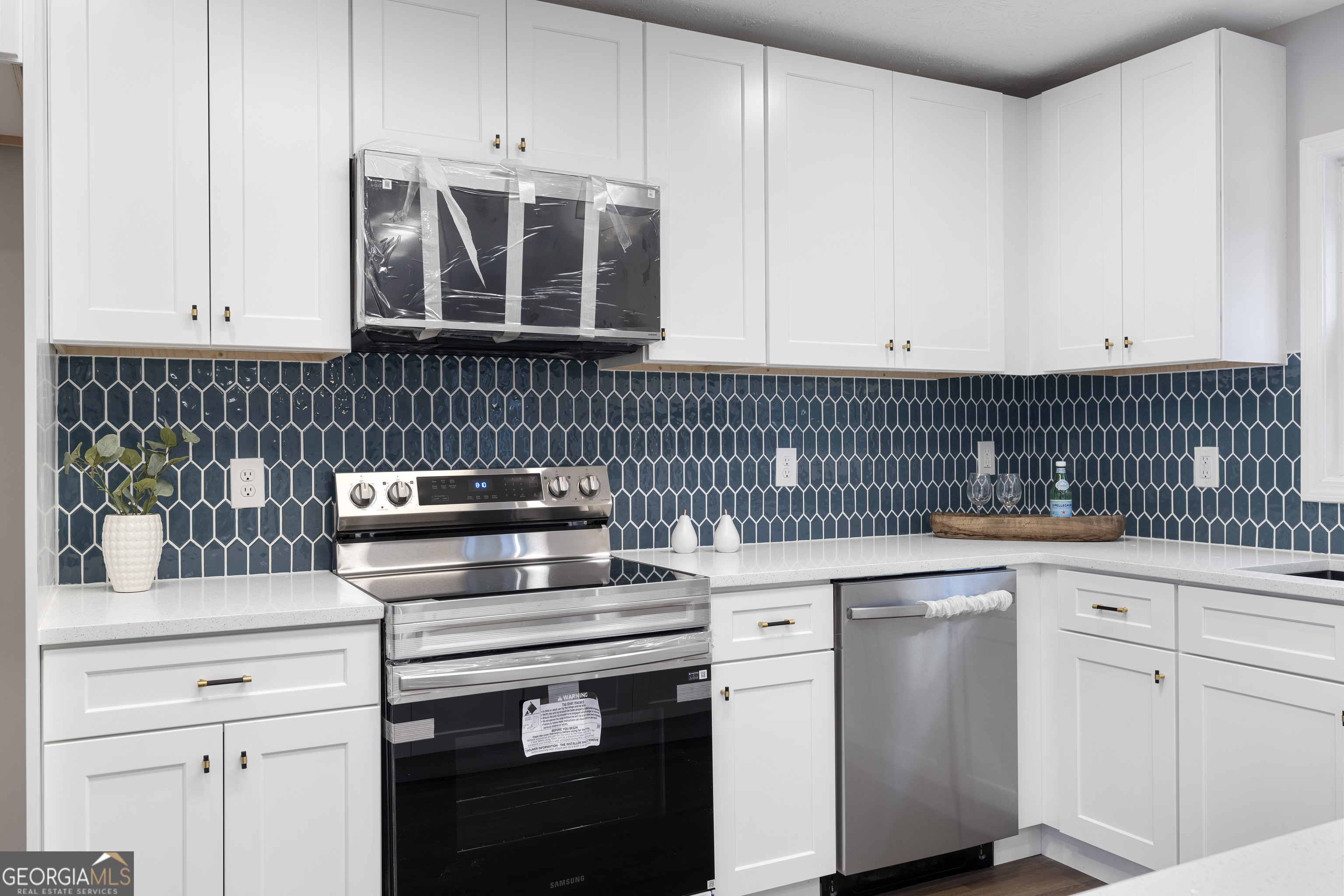 767 Starmist Court NE