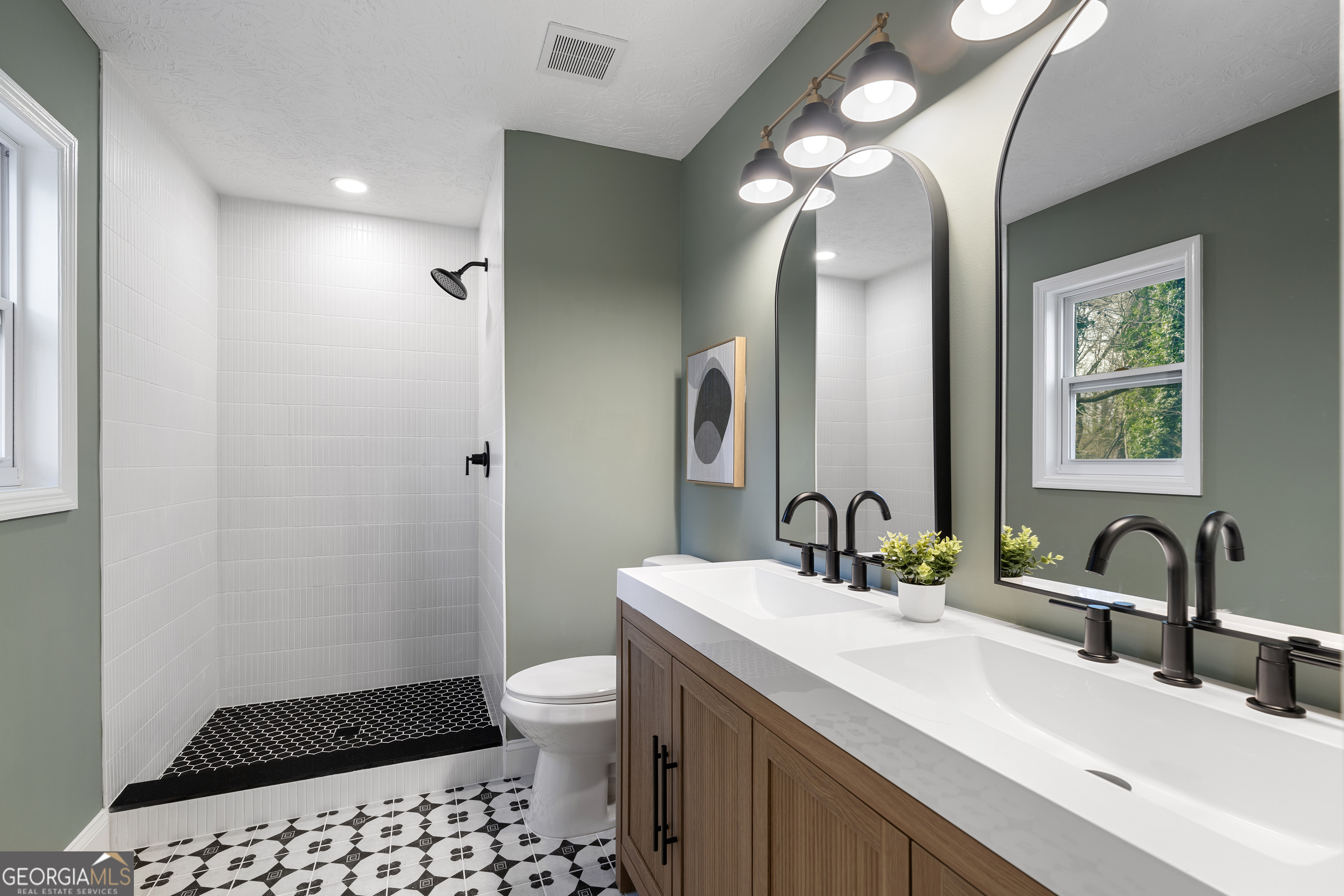 767 Starmist Court NE