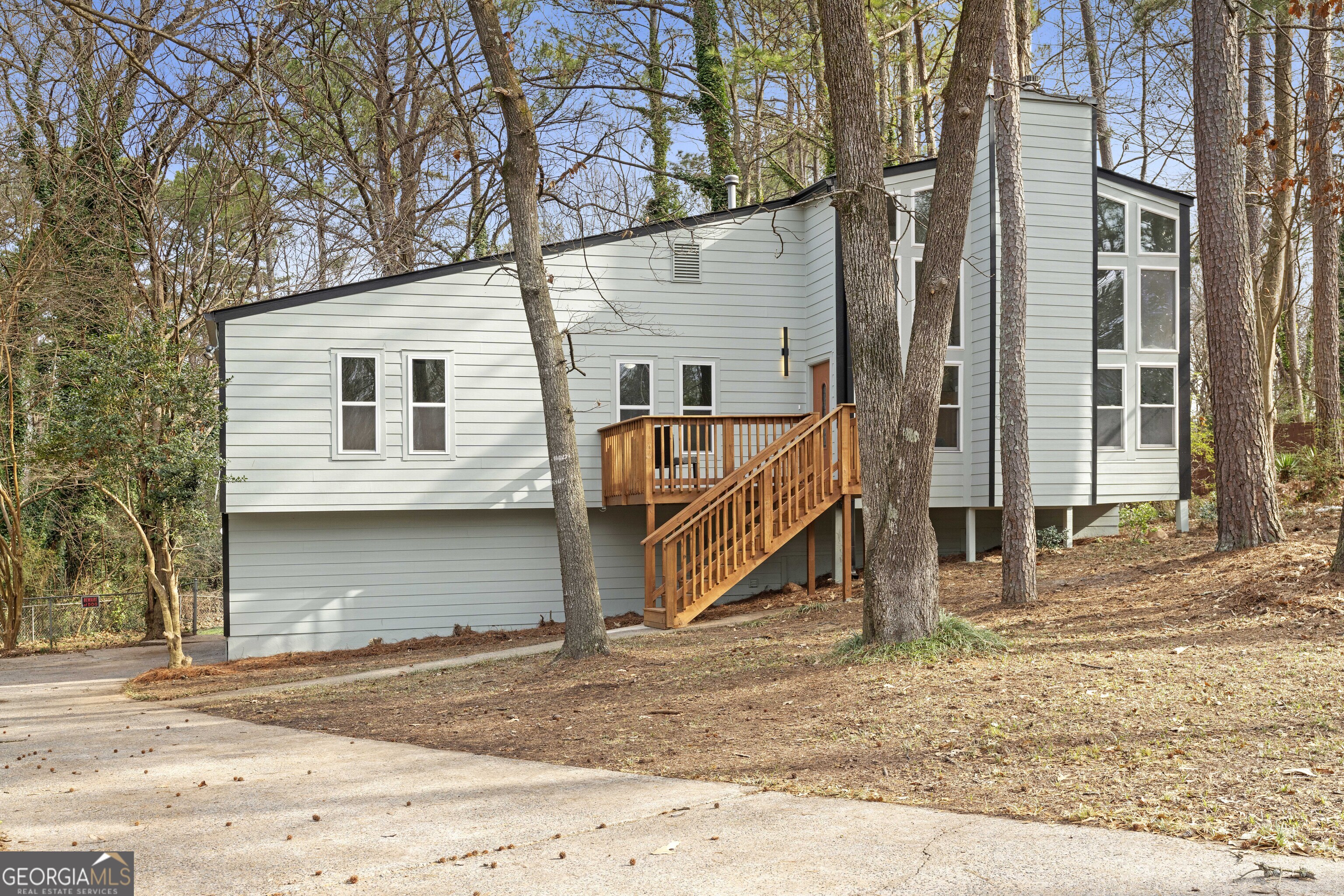 767 Starmist Court NE