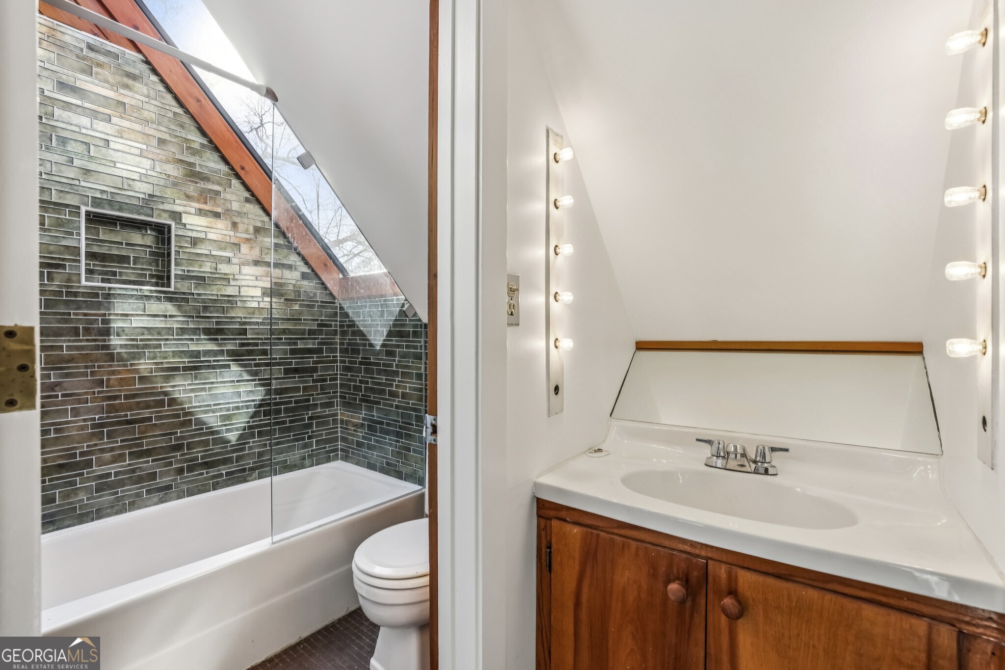 918 Glen Arden Way NE