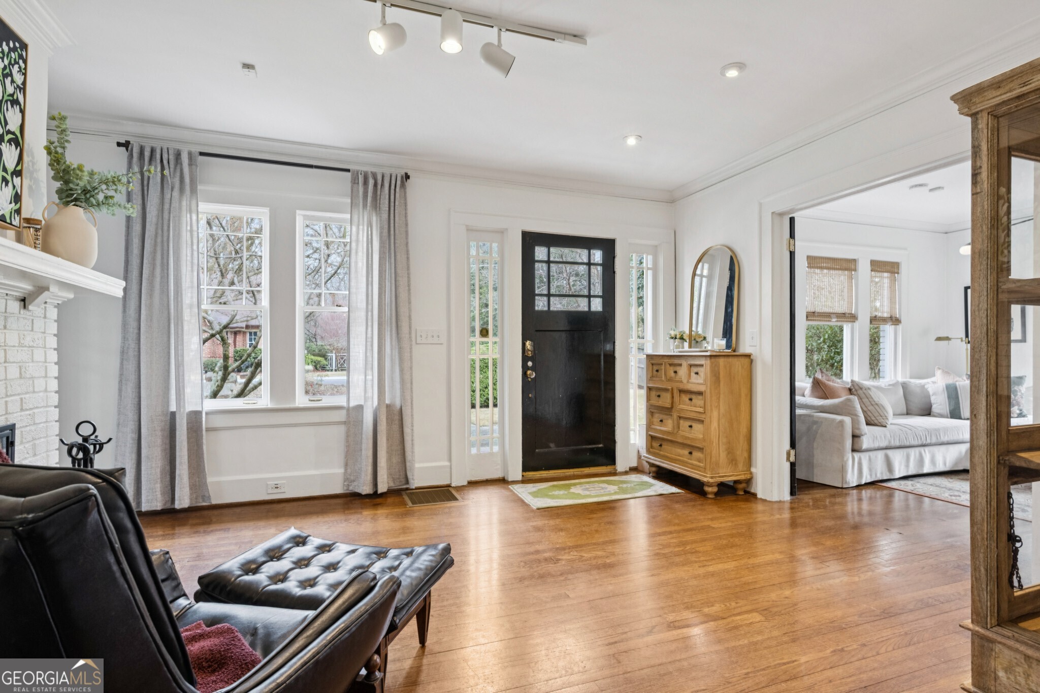 1229 Cameron Court NE