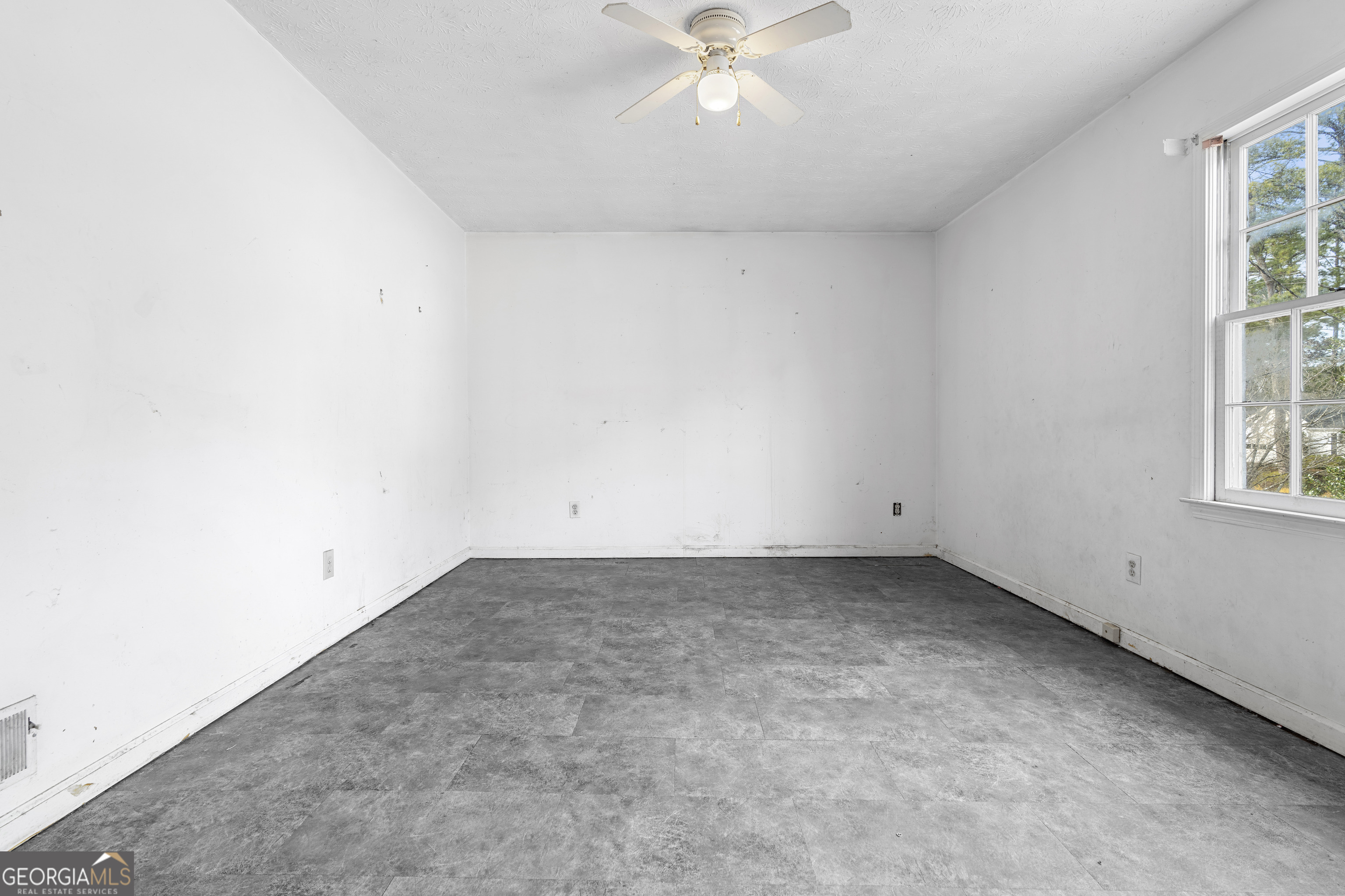 1548 Sprayberry Drive