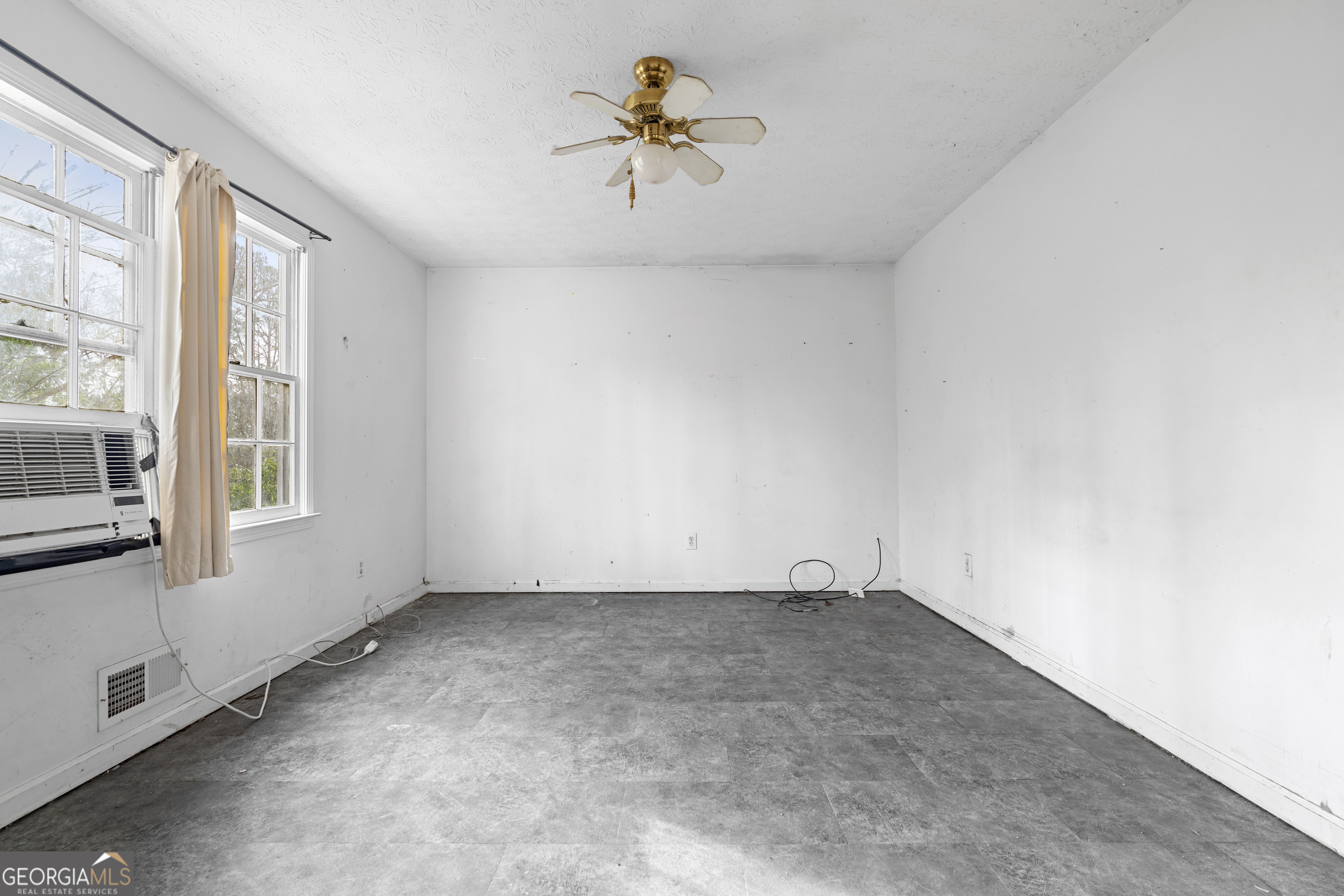 1548 Sprayberry Drive