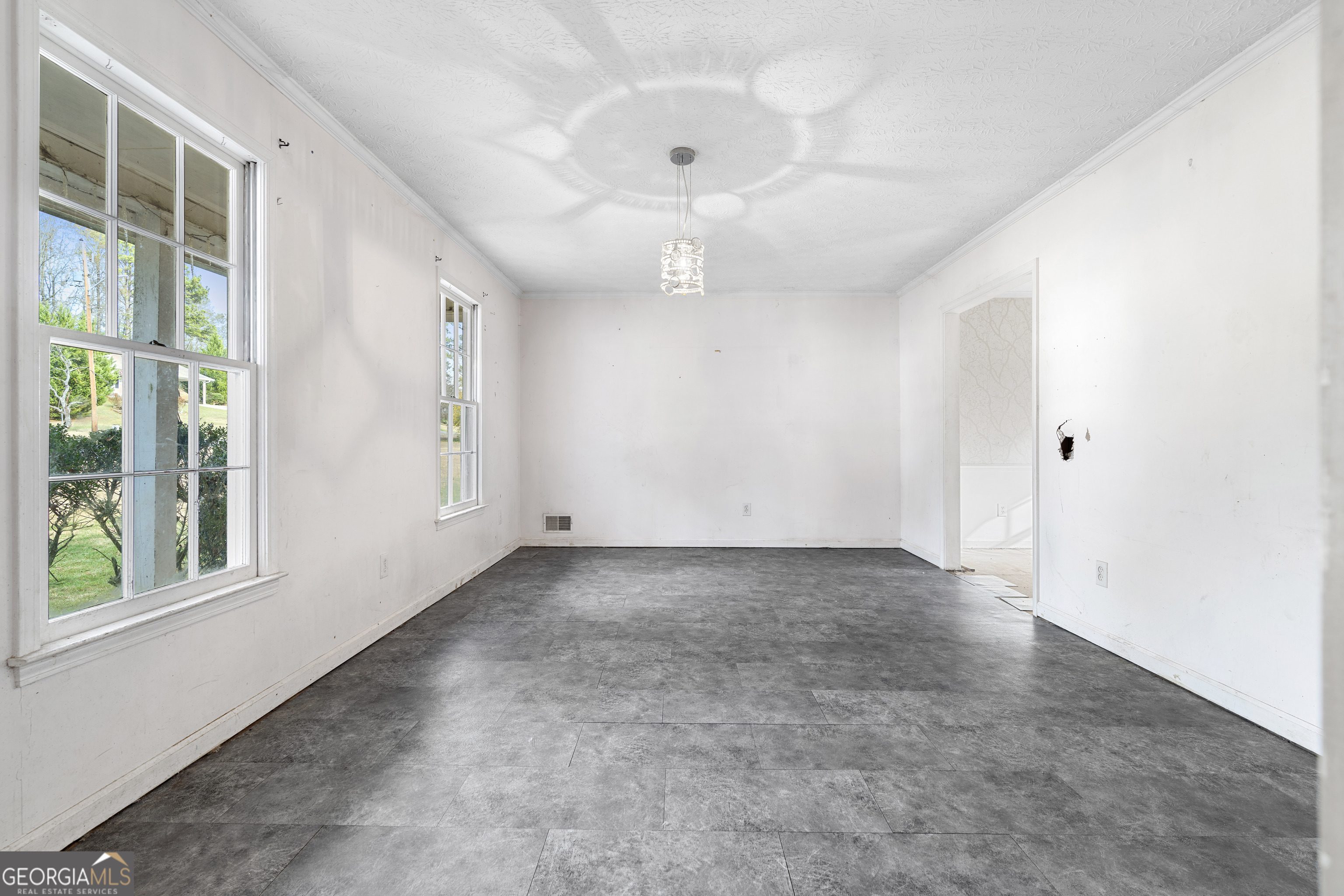 1548 Sprayberry Drive