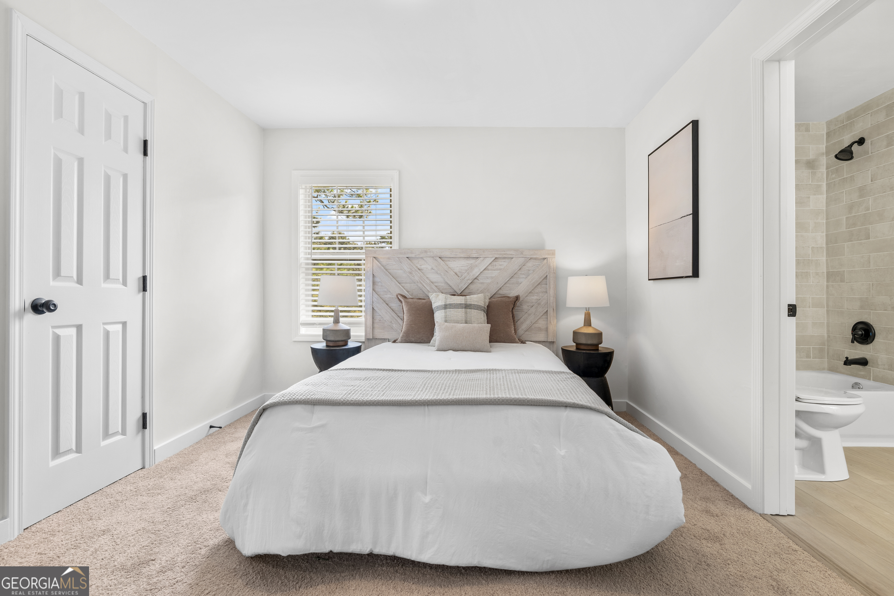 16 Barnesdale Way NE