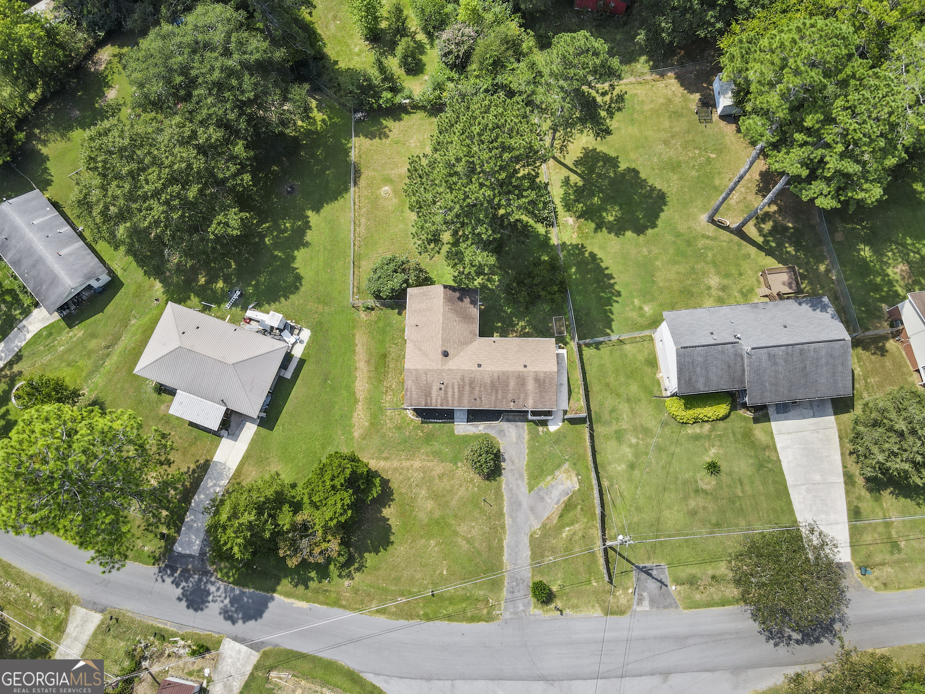 16 Barnesdale Way NE