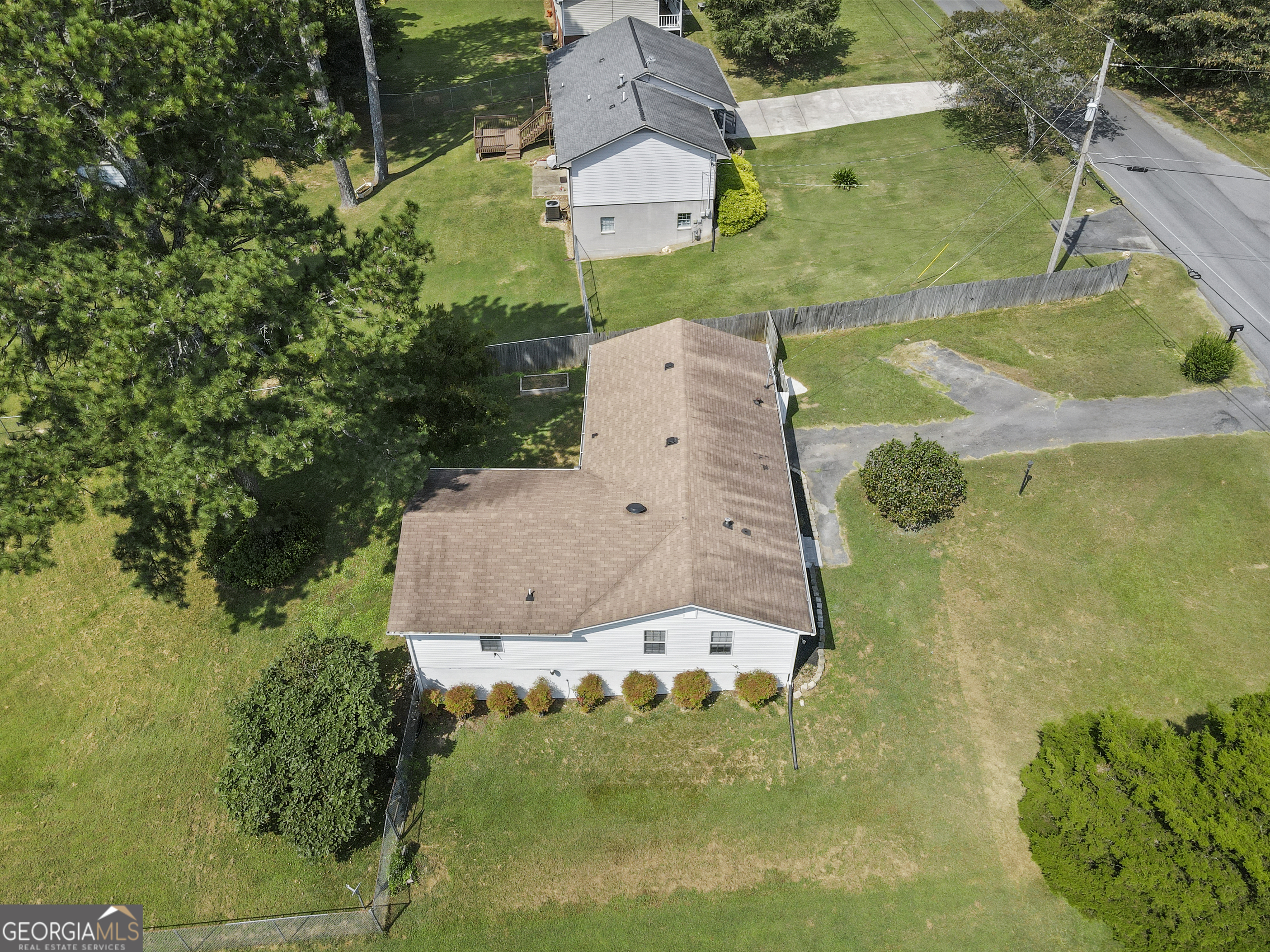 16 Barnesdale Way NE