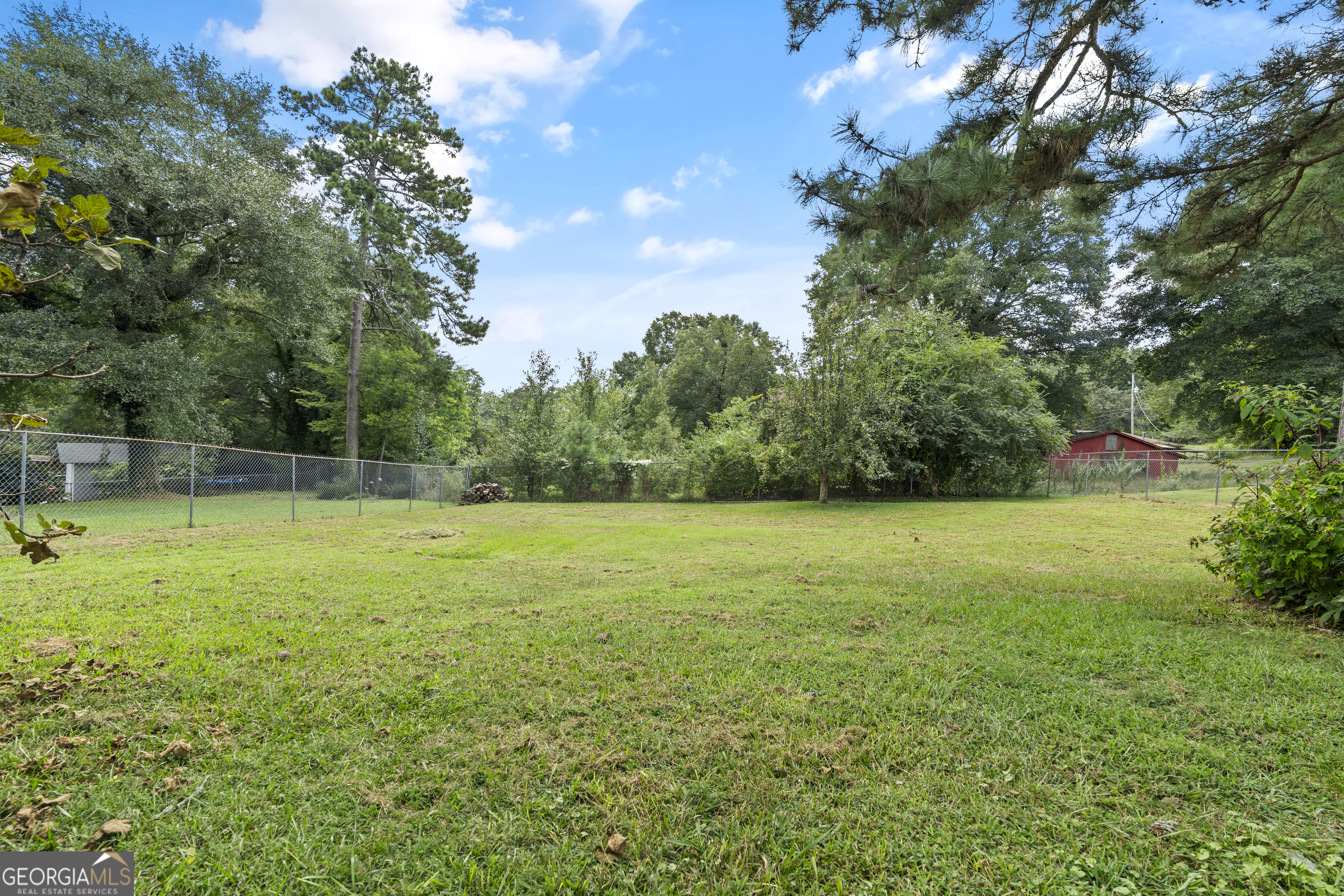 16 Barnesdale Way NE