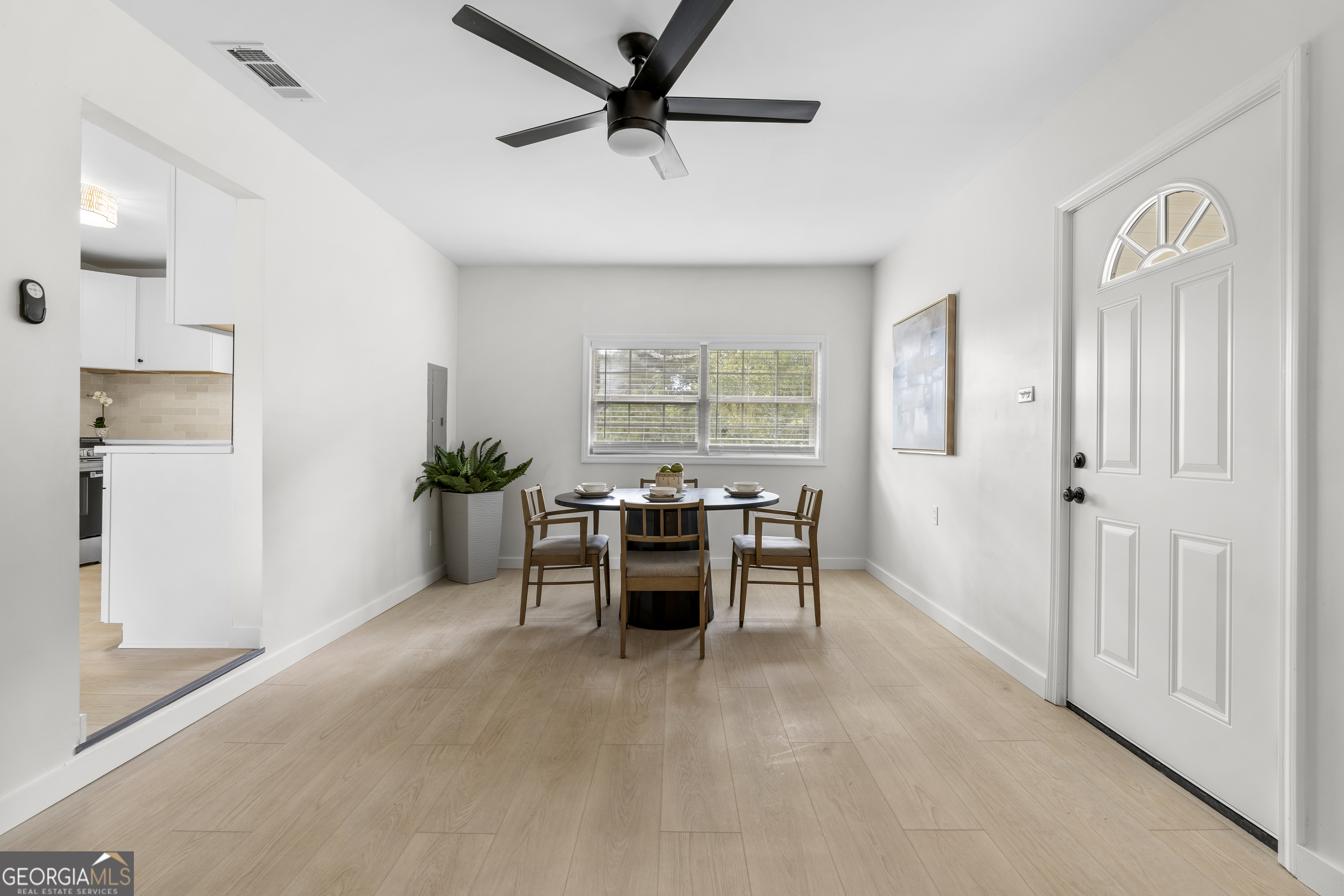 16 Barnesdale Way NE