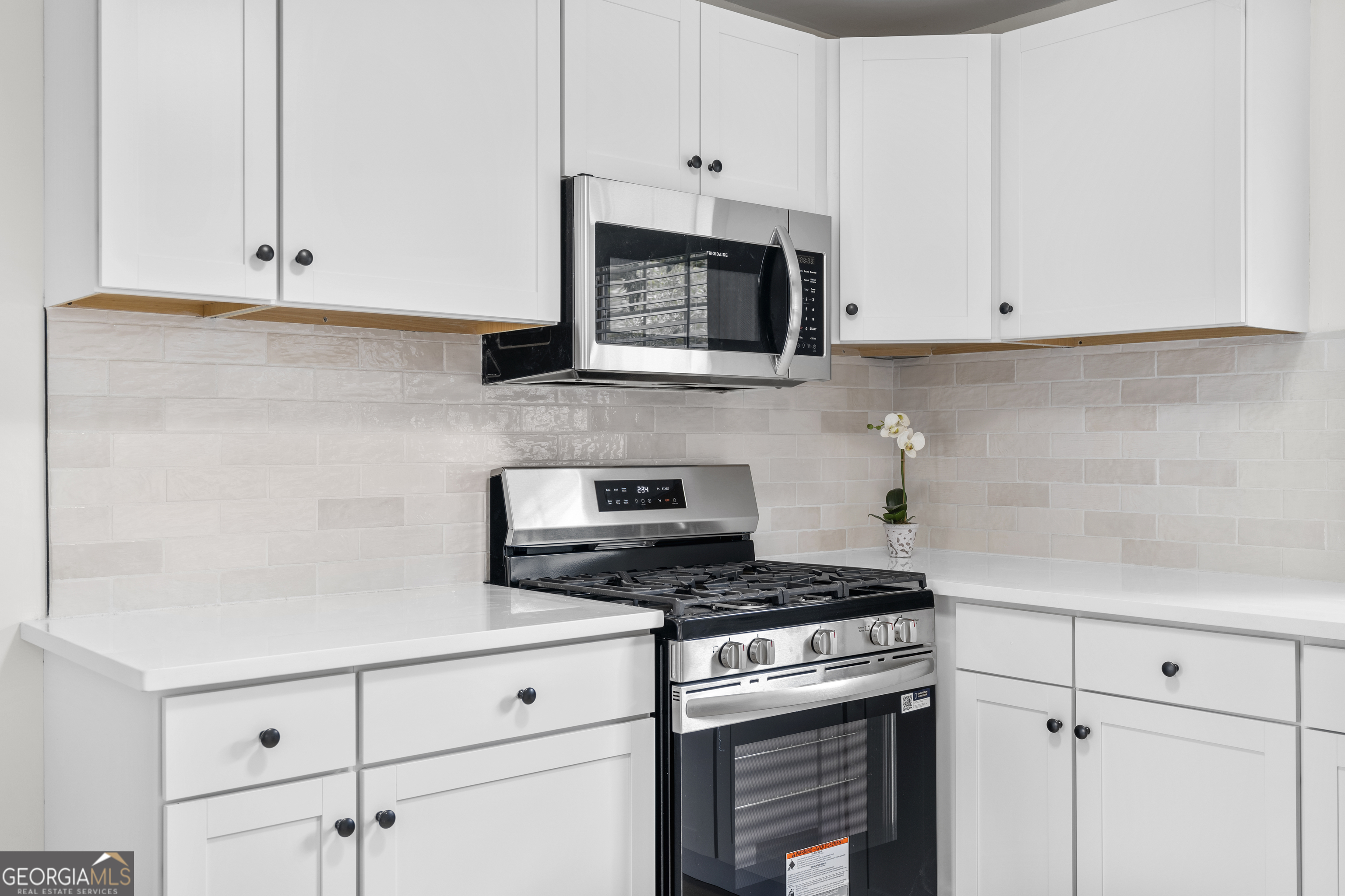 16 Barnesdale Way NE