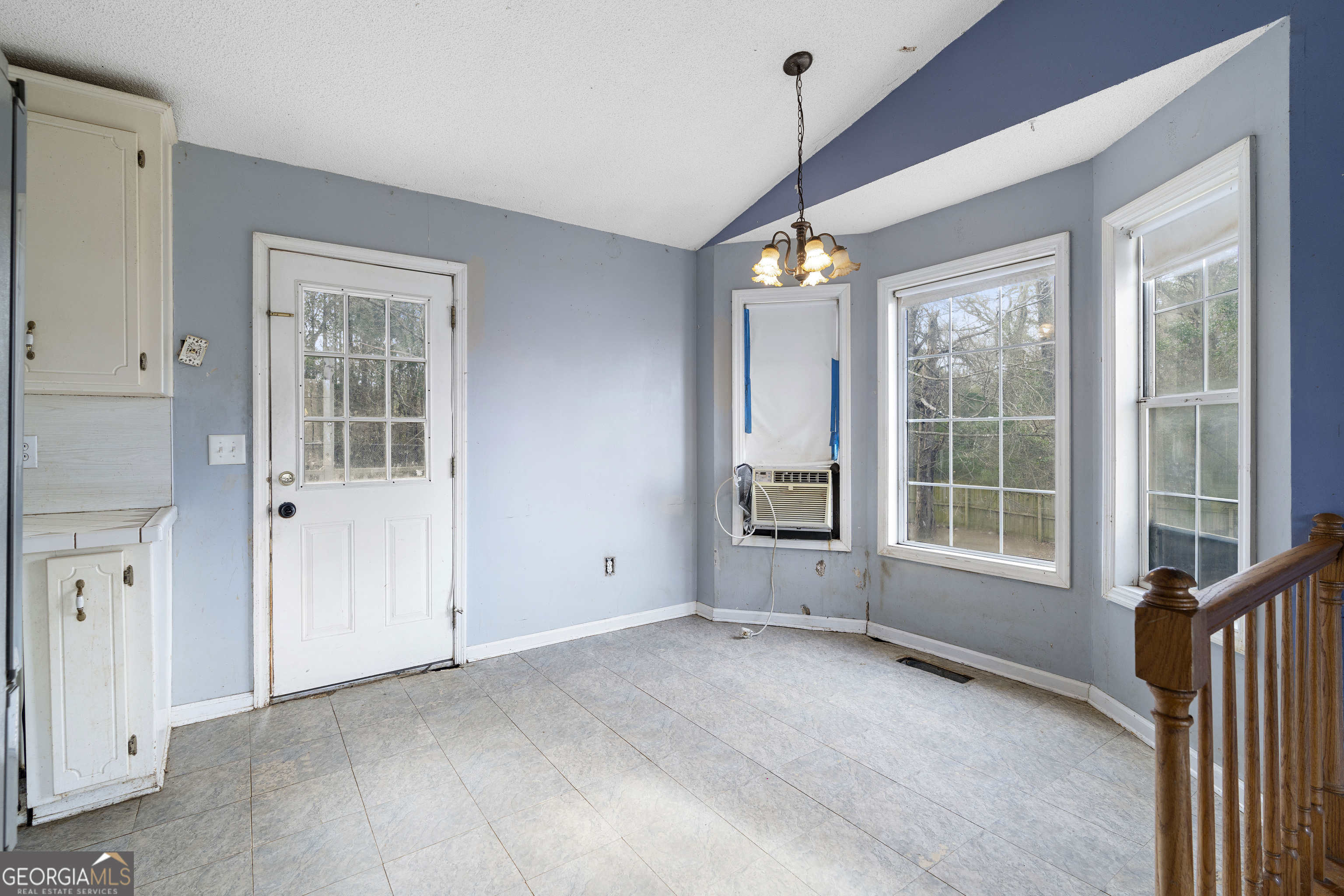 12 Creek Bend Court SW