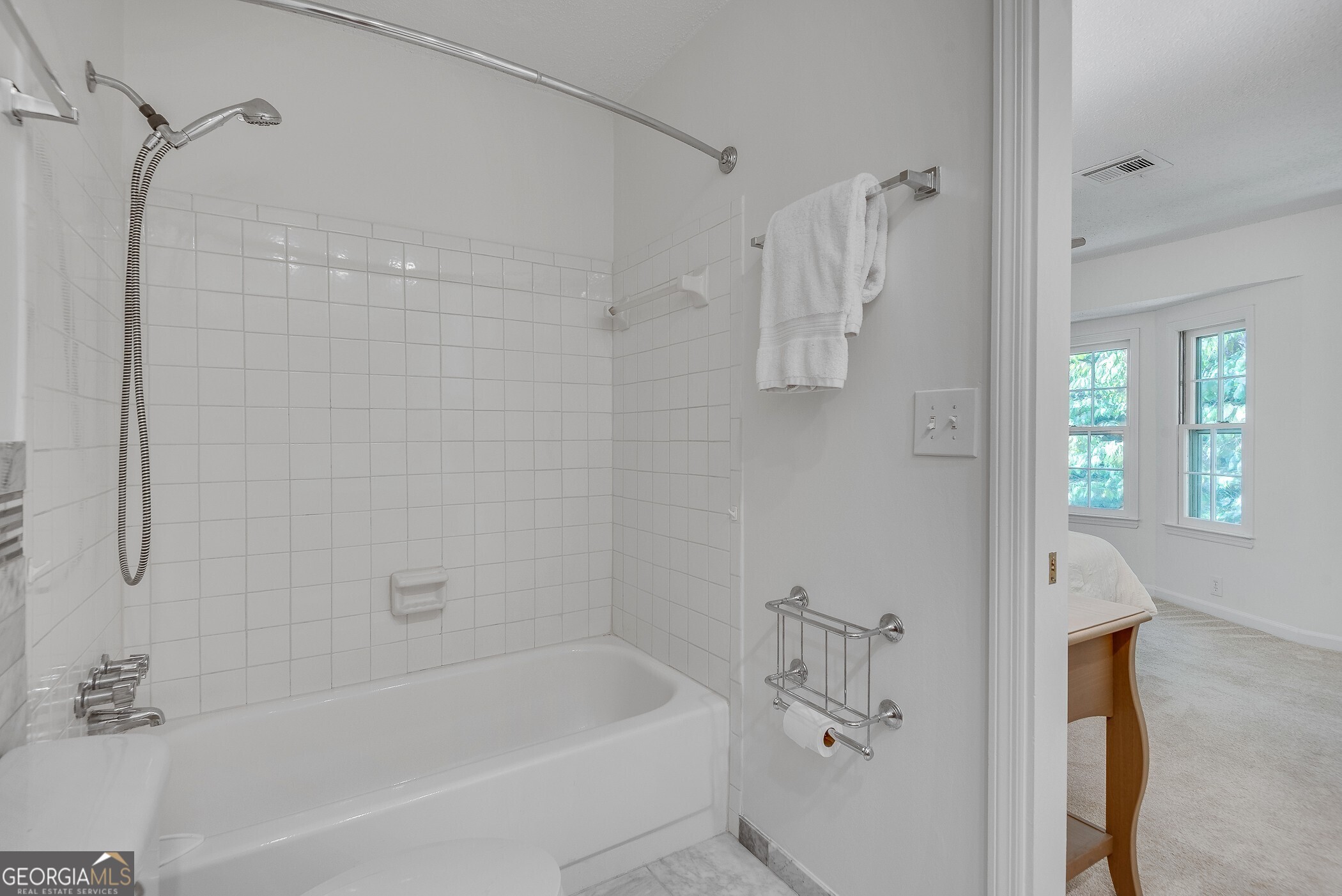 2474 Northlake Court