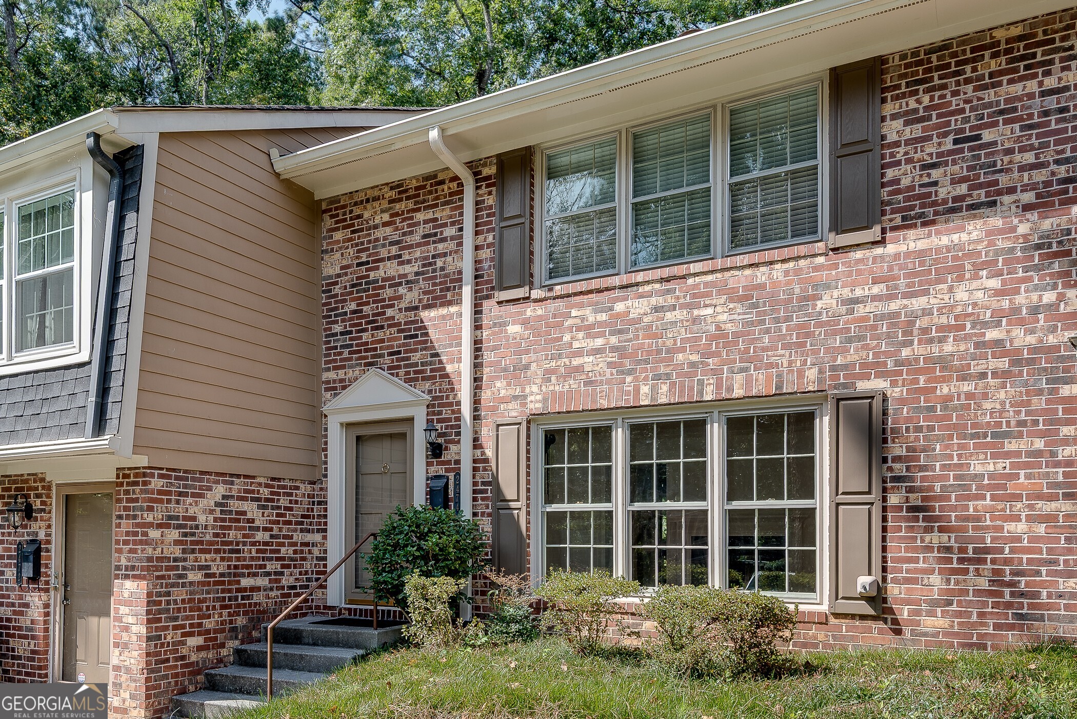 2474 Northlake Court