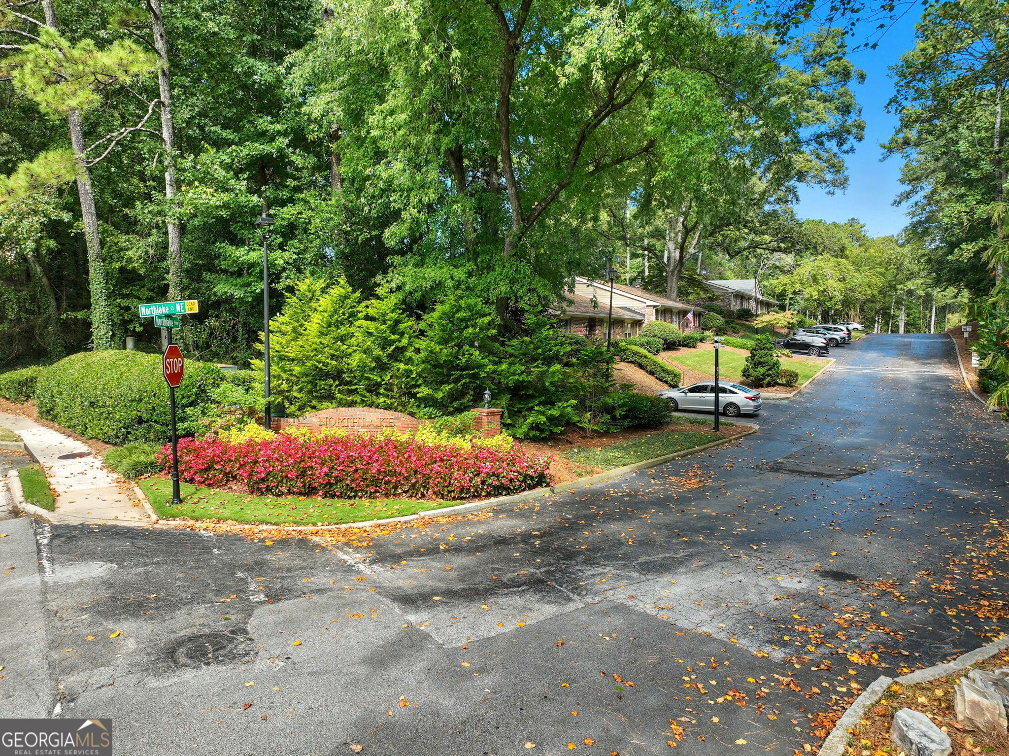 2474 Northlake Court