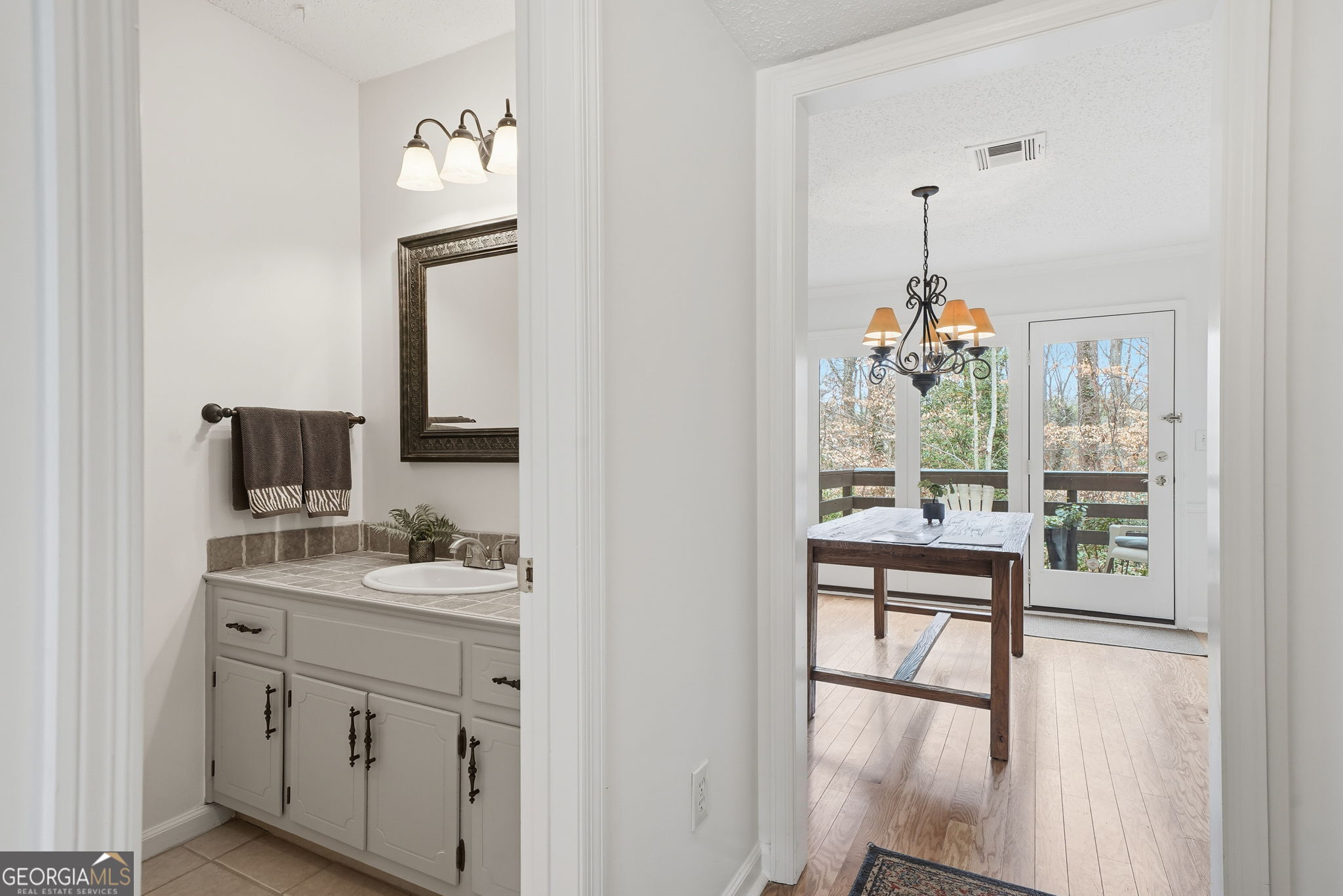 2474 Northlake Court