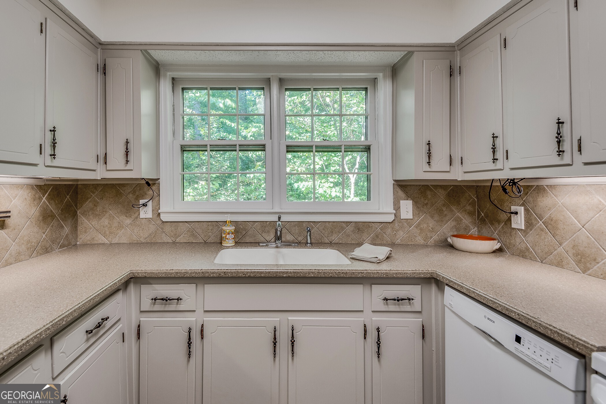 2474 Northlake Court